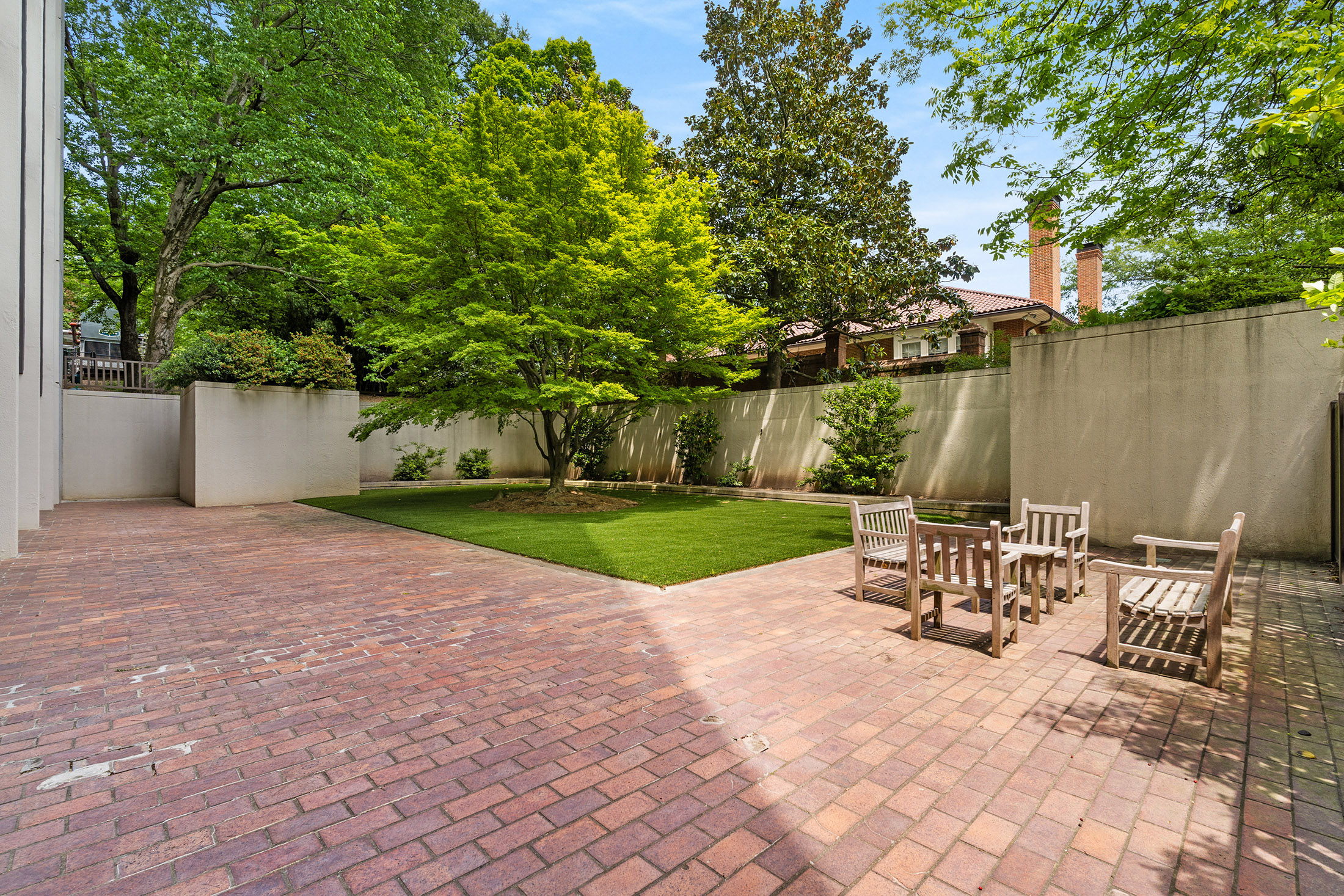  Easy Living at Plaza Towers - 物件實景