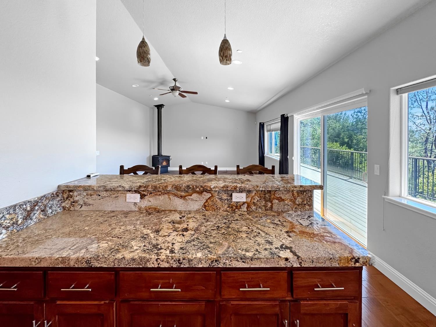 Grass Valley, California, 95949, United States, 4 Bedrooms Bedrooms, ,4 BathroomsBathrooms,Residential,For Sale,1984311