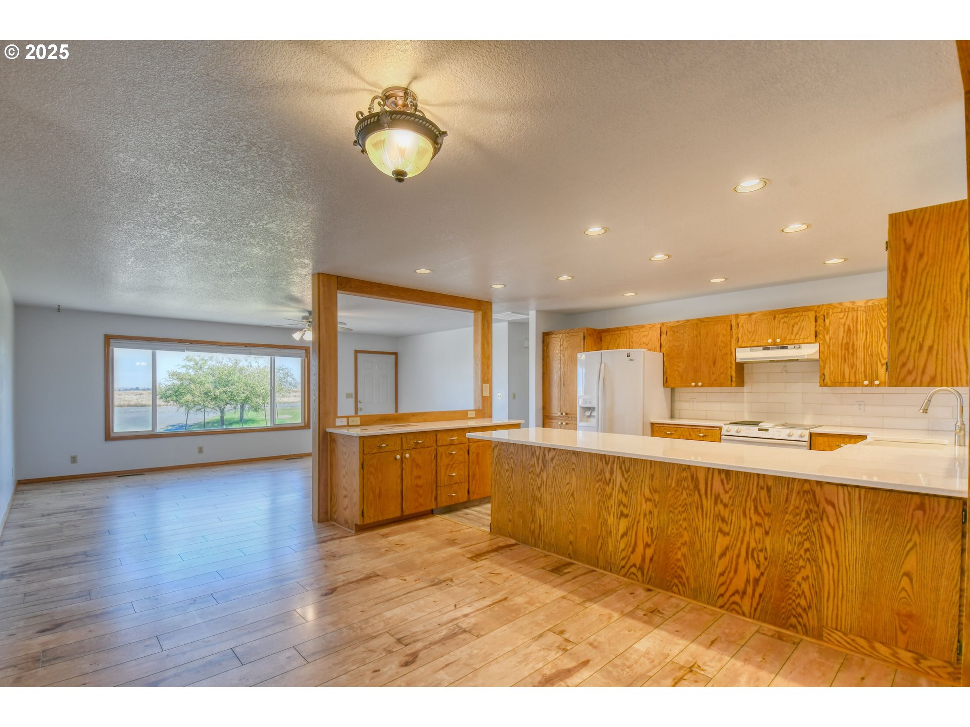 Pendleton, Oregon, 97801, United States, 3 Bedrooms Bedrooms, ,3 BathroomsBathrooms,Residential,For Sale,1891177