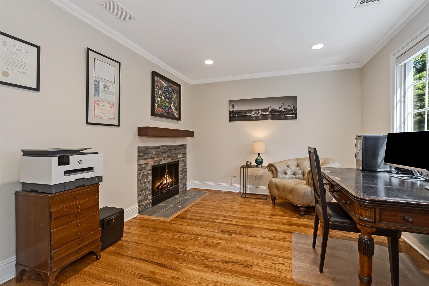  Luxury Townhome Offers Sophisticated Living and Privacy - 物件實景