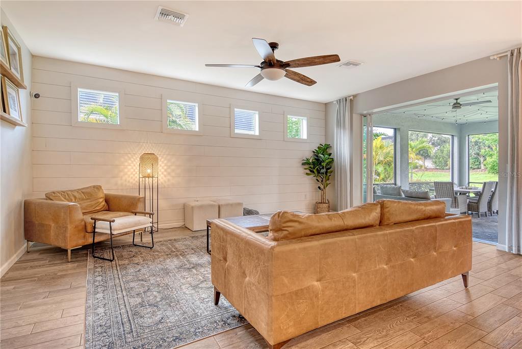 Bradenton, Florida, 34211, United States, 3 Bedrooms Bedrooms, ,2 BathroomsBathrooms,Residential,For Sale,1829078