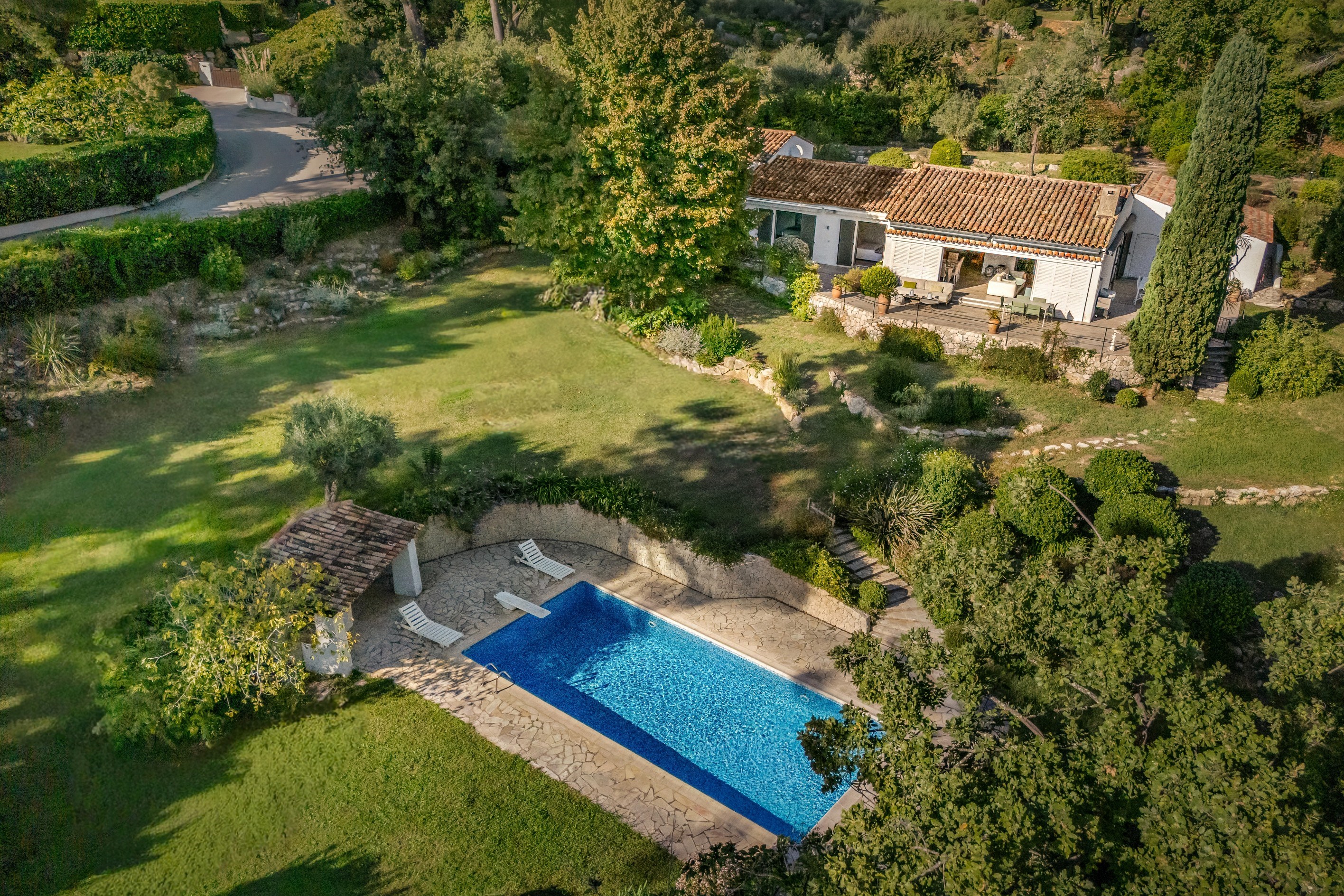  Exclusive listing: Property with guest accommodation in a private estate - 物件實景