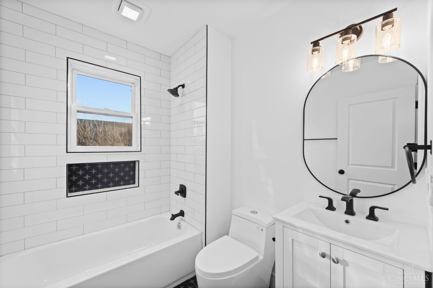 Cincinnati, Ohio, 45207, United States, 3 Bedrooms Bedrooms, ,3 BathroomsBathrooms,Residential,For Sale,1993082