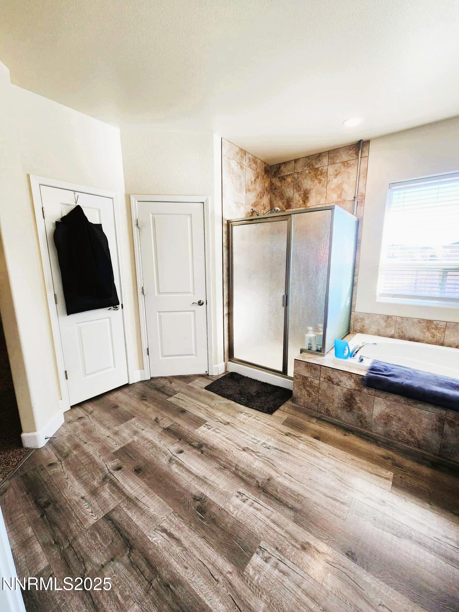 Dayton, Nevada, 89403, United States, 4 Bedrooms Bedrooms, ,3 BathroomsBathrooms,Residential,For Sale,1989070