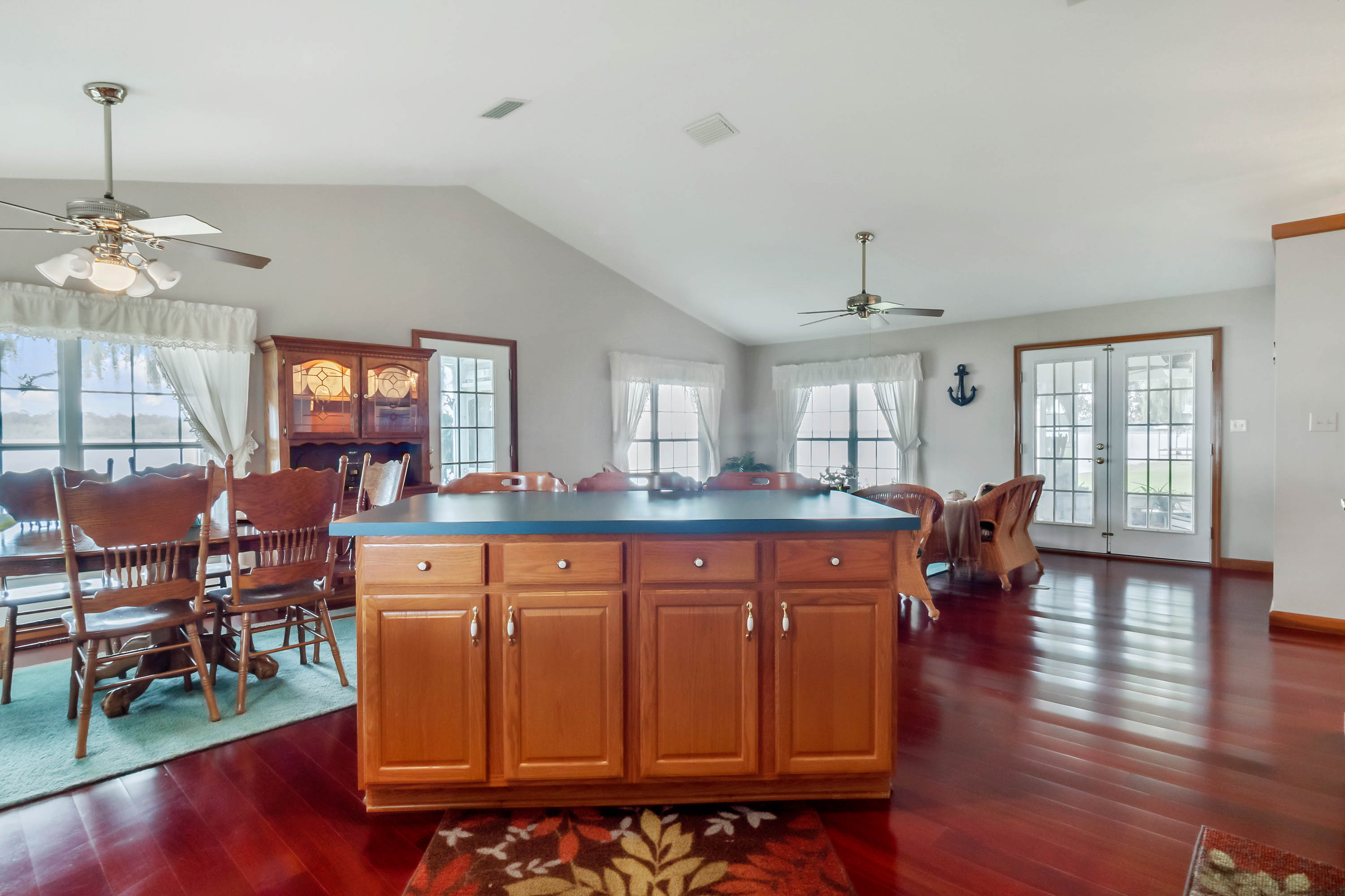 LAKE WALES, Florida, 33898, United States, 6 Bedrooms Bedrooms, ,5 BathroomsBathrooms,Residential,For Sale,1974565