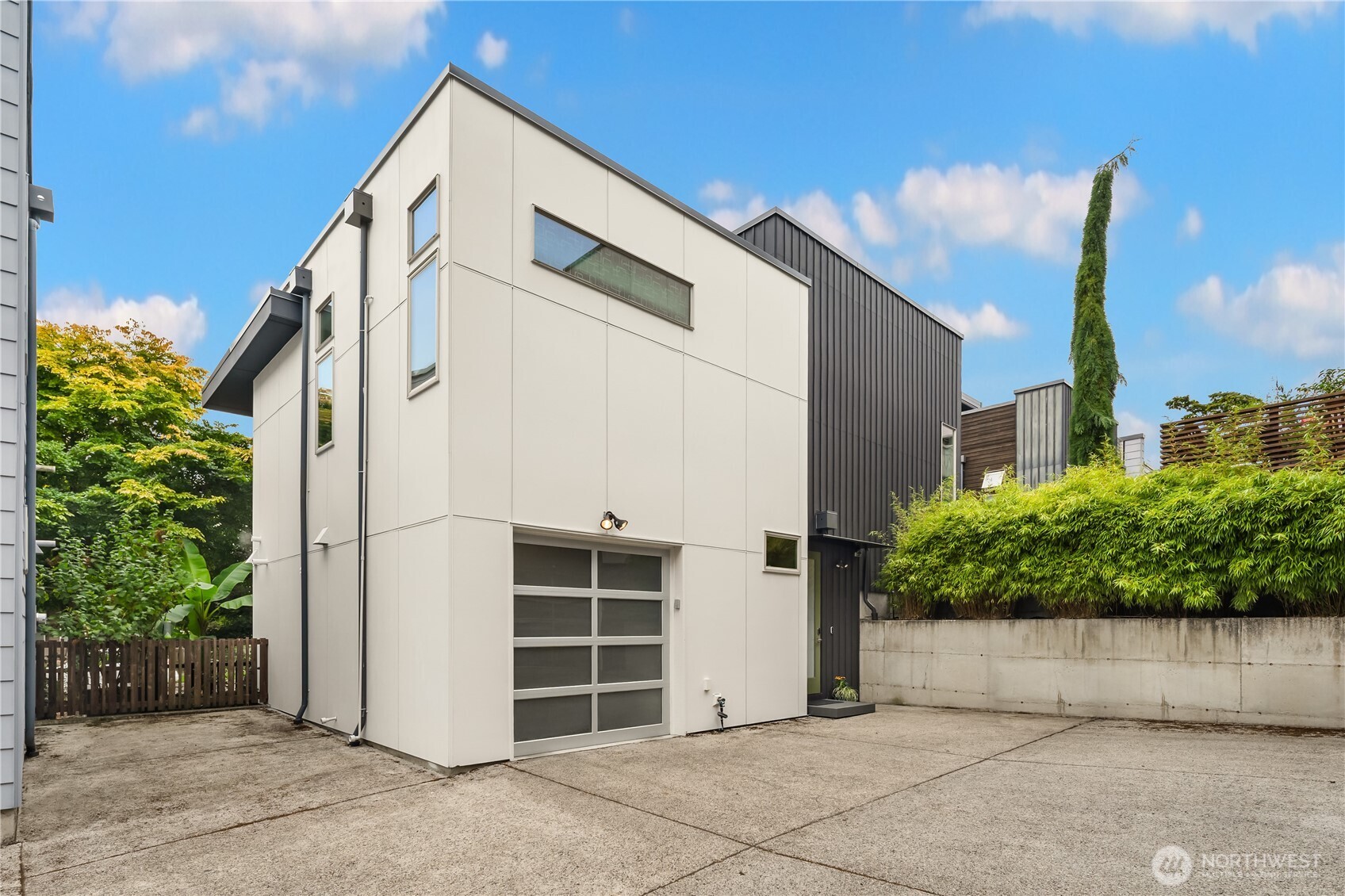 Seattle, Washington, 98108, United States, 3 Bedrooms Bedrooms, ,3 BathroomsBathrooms,Residential,For Sale,1947115