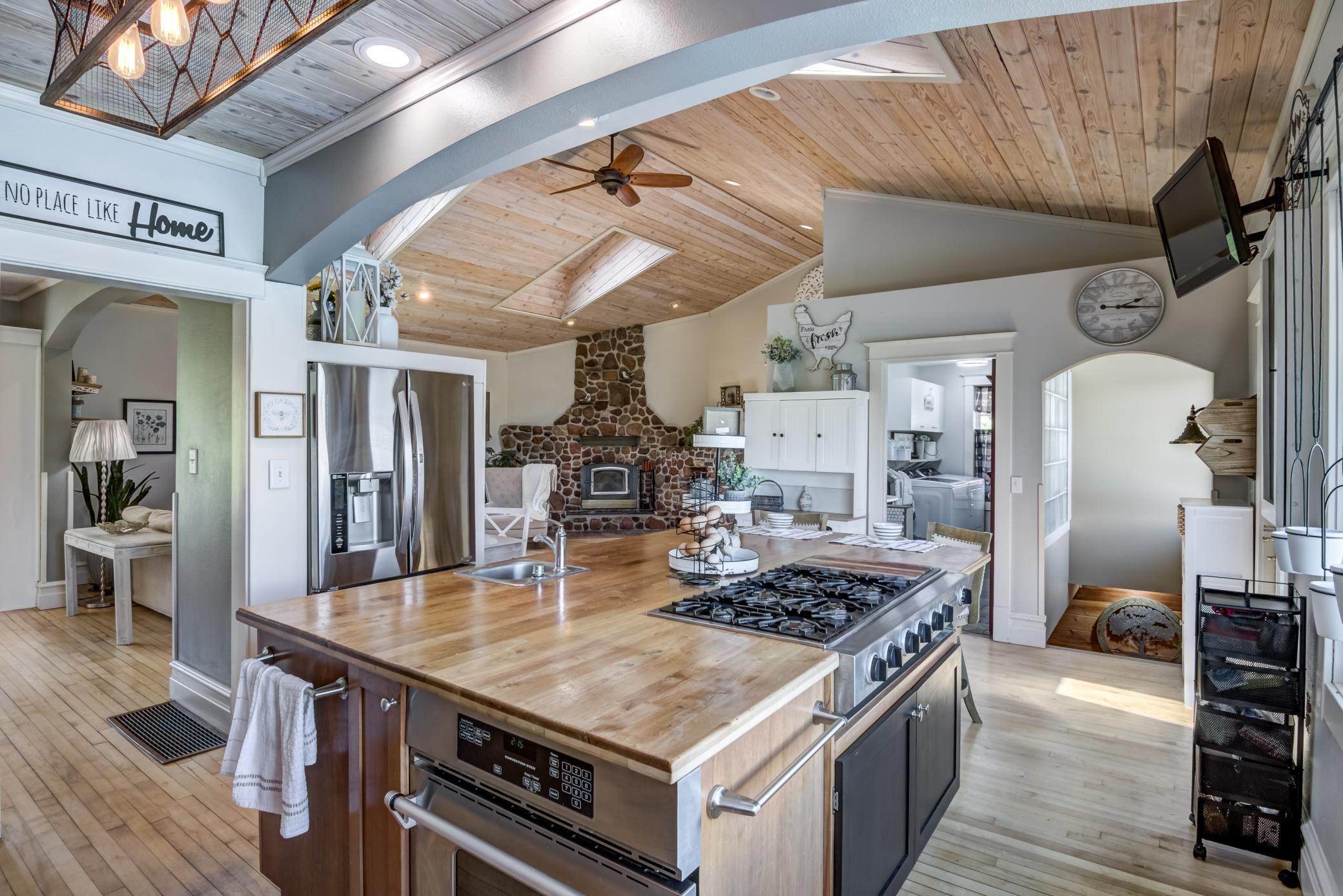 Augusta, Wisconsin, 54722, United States, 4 Bedrooms Bedrooms, ,4 BathroomsBathrooms,Residential,For Sale,2049403