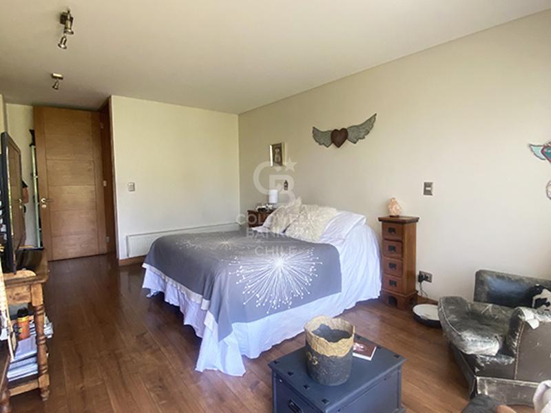 Lo Barnechea, Chile, 4 Bedrooms Bedrooms, ,3 BathroomsBathrooms,Residential,For Sale,1963755