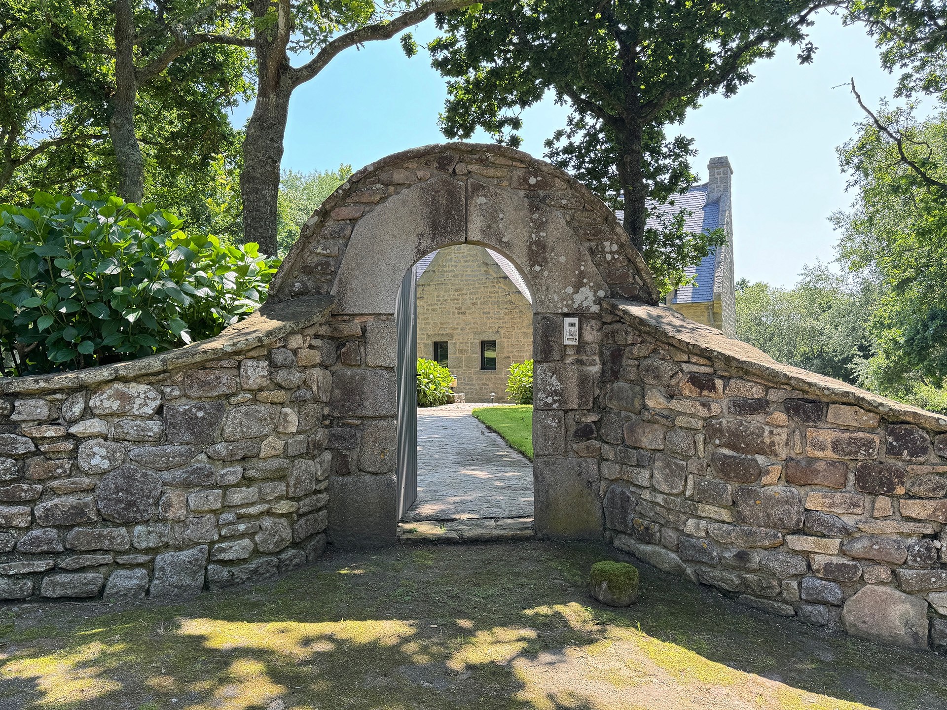  BRELES, RENOVATED STONE HOUSE IN THE CENTER OF NATURE - 物件實景