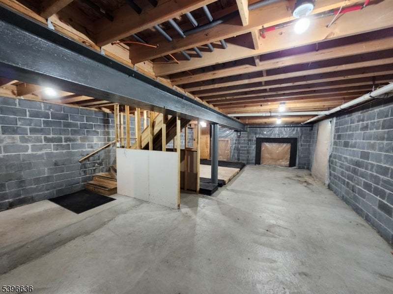 Fairfield Twp., New Jersey, 07004, United States, 3 Bedrooms Bedrooms, ,3 BathroomsBathrooms,Residential,For Sale,1990197