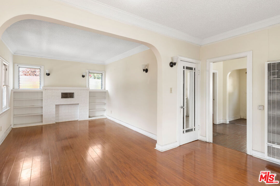 Los Angeles, California, 90027, United States, 2 Bedrooms Bedrooms, ,1 BathroomBathrooms,Residential,For Sale,1920084