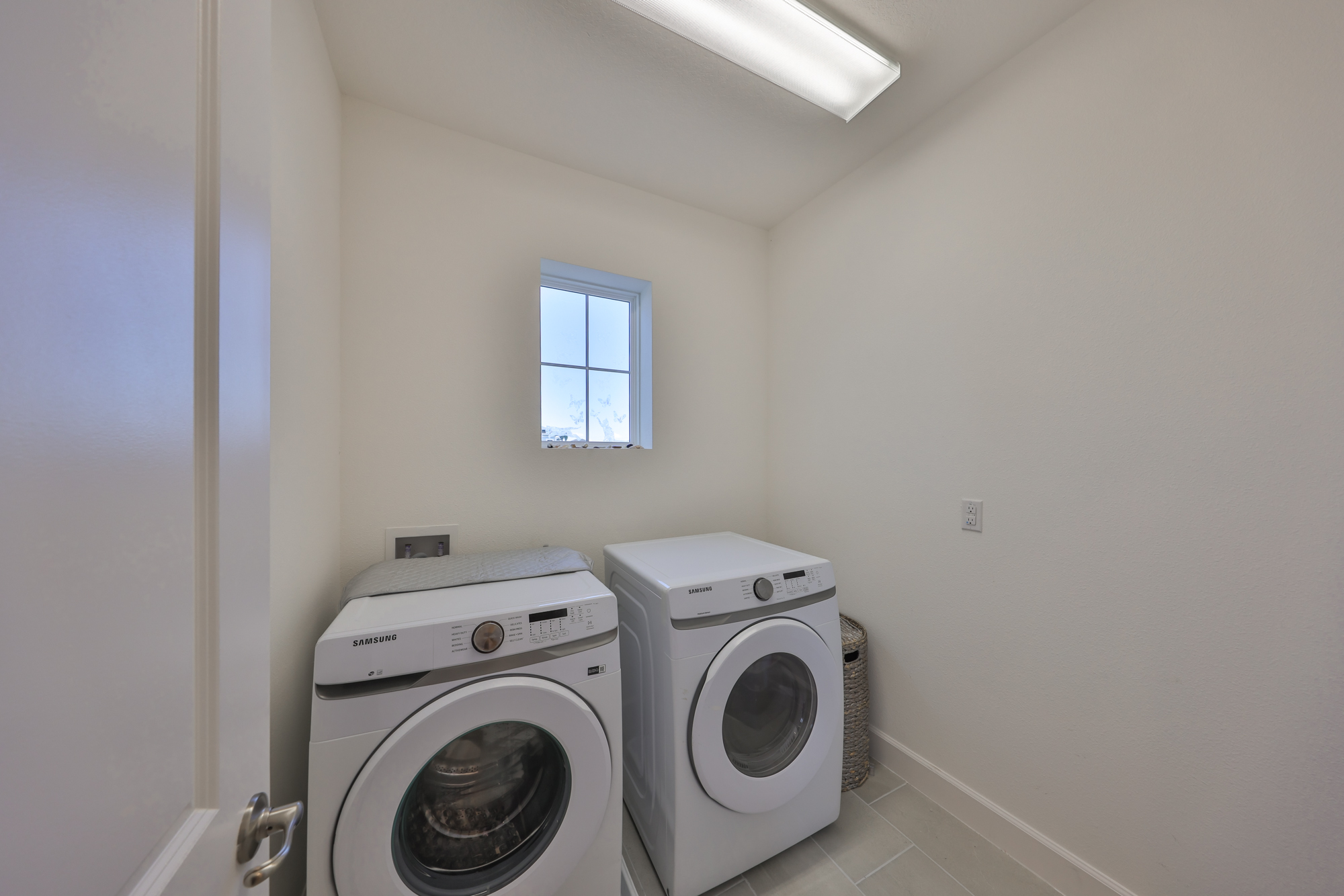 Apollo Beach, Florida, 33572, United States, 4 Bedrooms Bedrooms, ,3 BathroomsBathrooms,Residential,For Sale,1996382