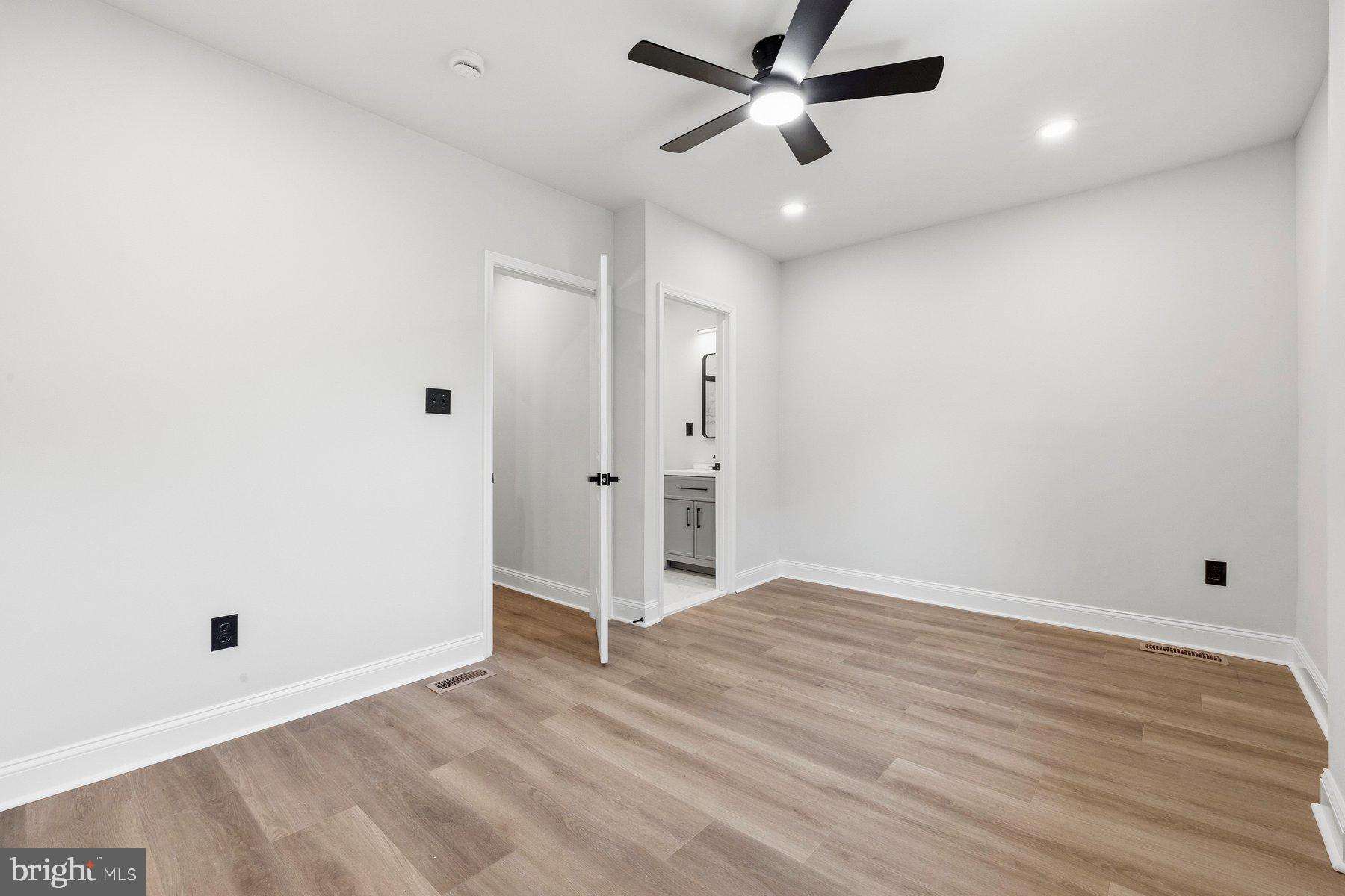 Alexandria, Virginia, 22314, United States, 2 Bedrooms Bedrooms, ,3 BathroomsBathrooms,Residential,For Sale,2049210