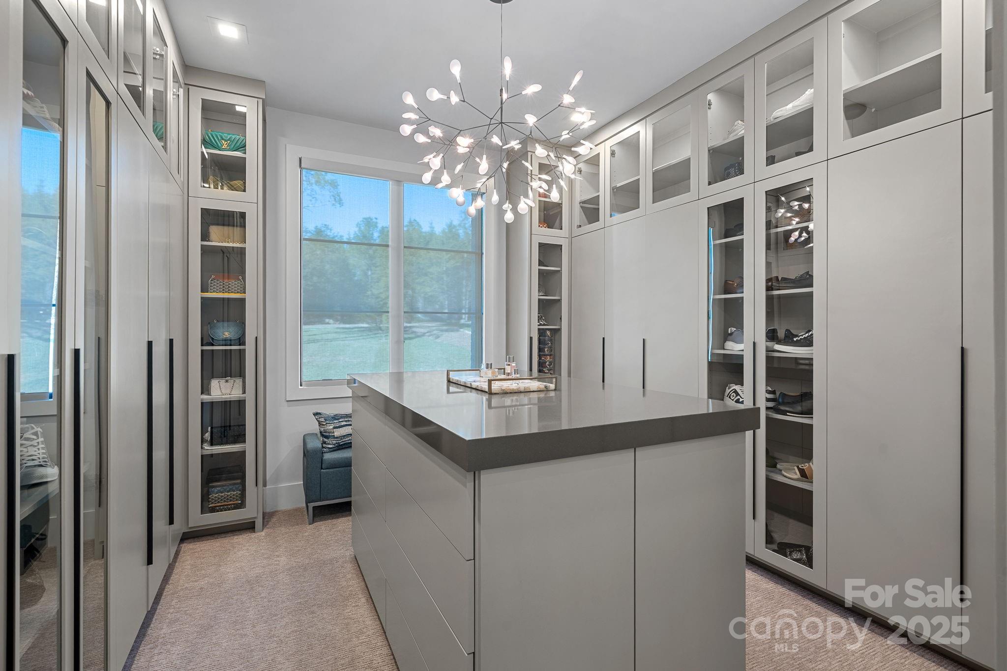 Davidson, North Carolina, 28036, United States, 5 Bedrooms Bedrooms, ,7 BathroomsBathrooms,Residential,For Sale,1989460