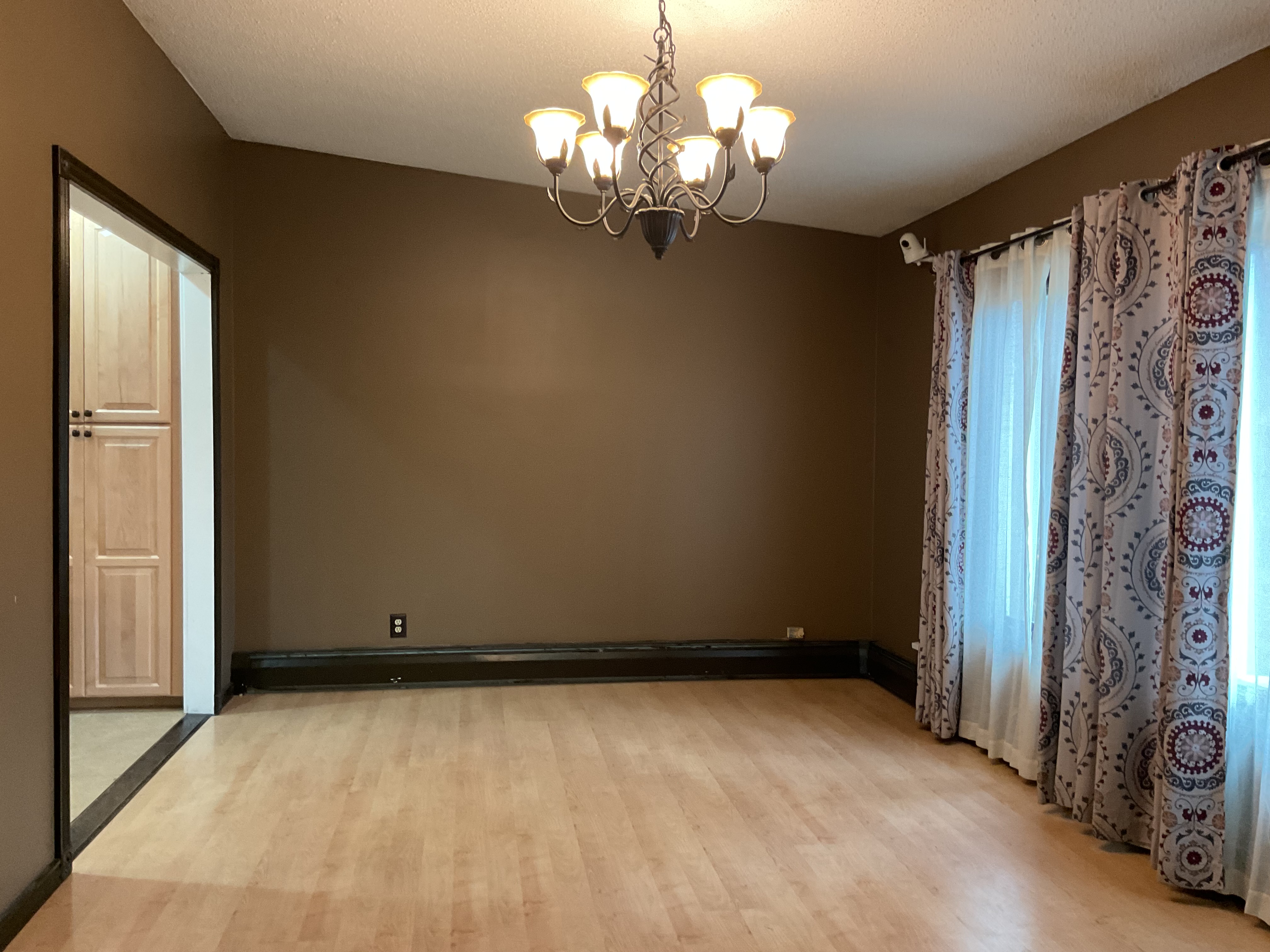 Shirley, New York, 11967, United States, 4 Bedrooms Bedrooms, ,3 BathroomsBathrooms,Residential,For Sale,1990449