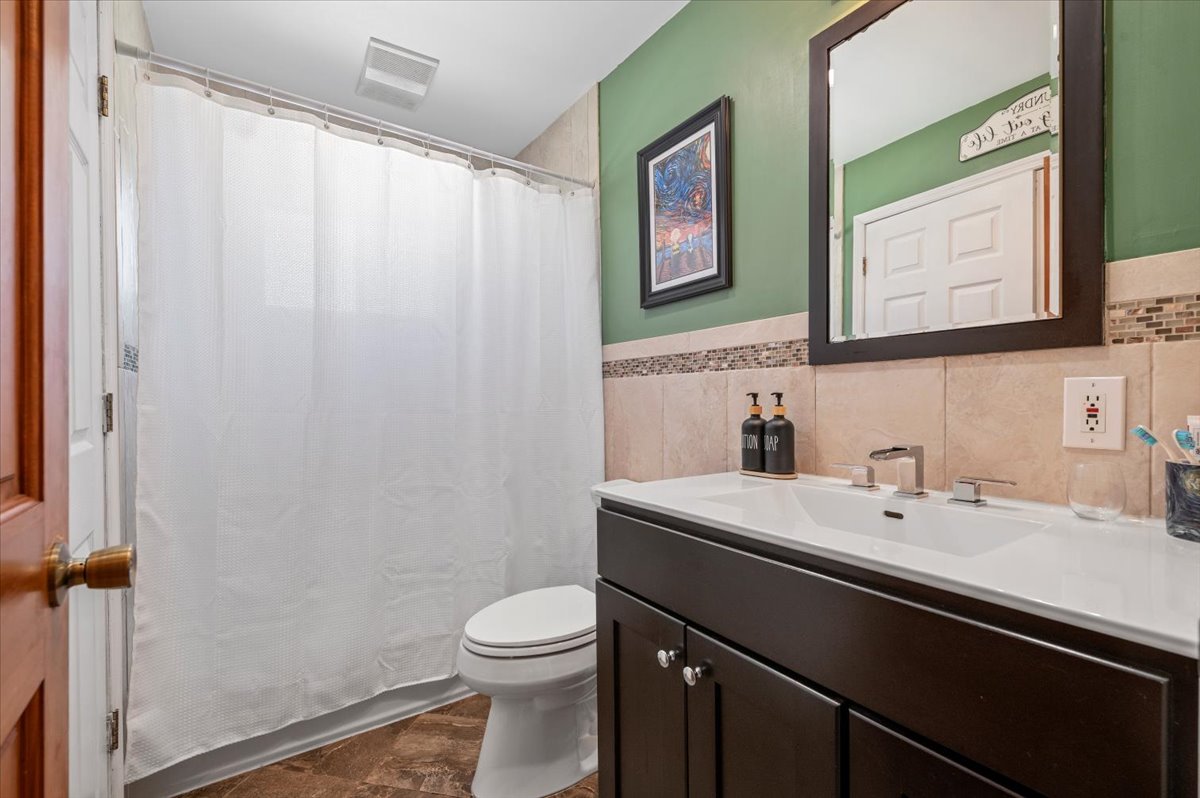 Bethpage, New York, 11714, United States, 3 Bedrooms Bedrooms, ,2 BathroomsBathrooms,Residential,For Sale,1916288