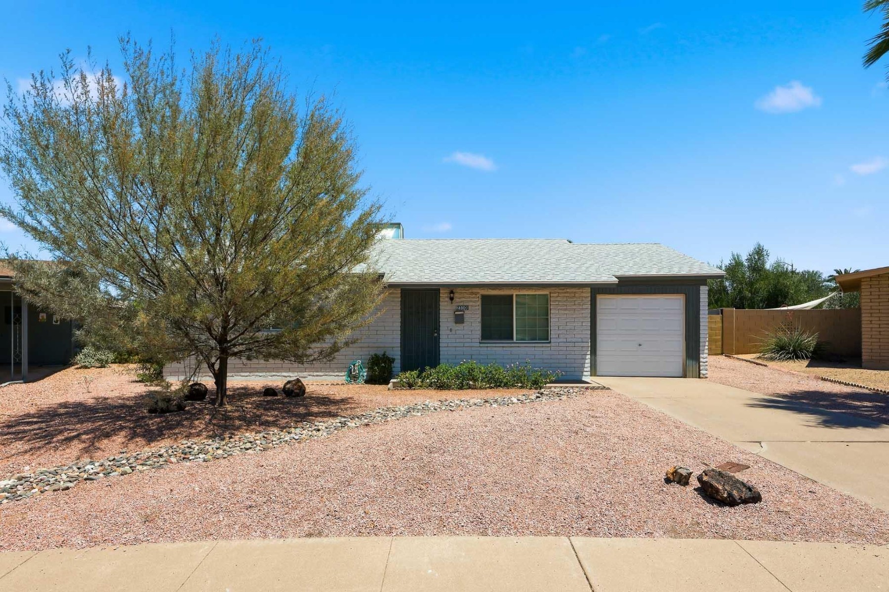  2310 E Betty Elyse Lane  Phoenix, AZ - 物件實景