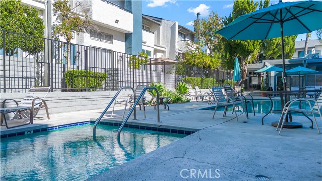 Valley Village, California, 91607, United States, 2 Bedrooms Bedrooms, ,2 BathroomsBathrooms,Residential,For Sale,1989937