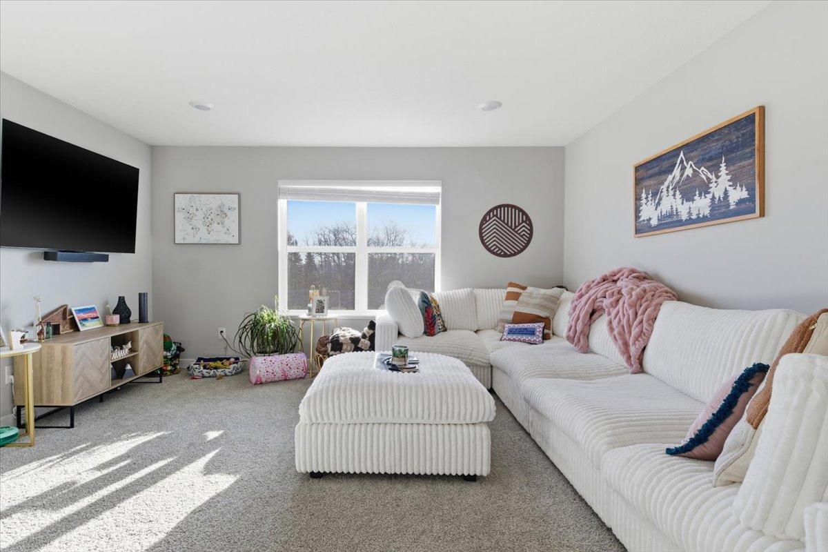 Prior Lake, Minnesota, 55352, United States, 5 Bedrooms Bedrooms, ,2 BathroomsBathrooms,Residential,For Sale,2000604