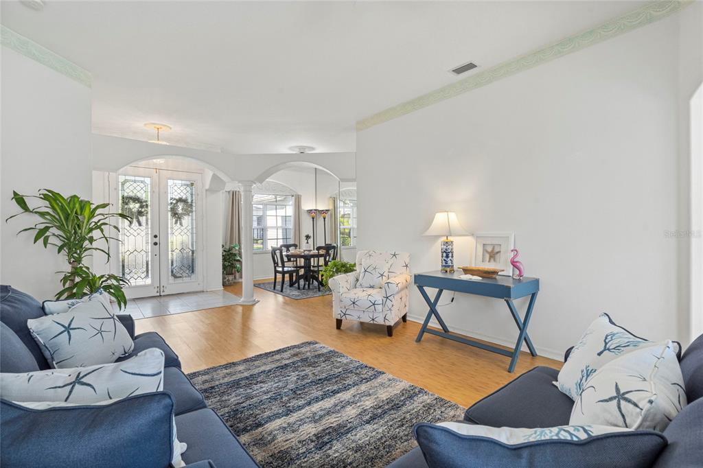 Bradenton, Florida, 34212, United States, 3 Bedrooms Bedrooms, ,3 BathroomsBathrooms,Residential,For Sale,1991817