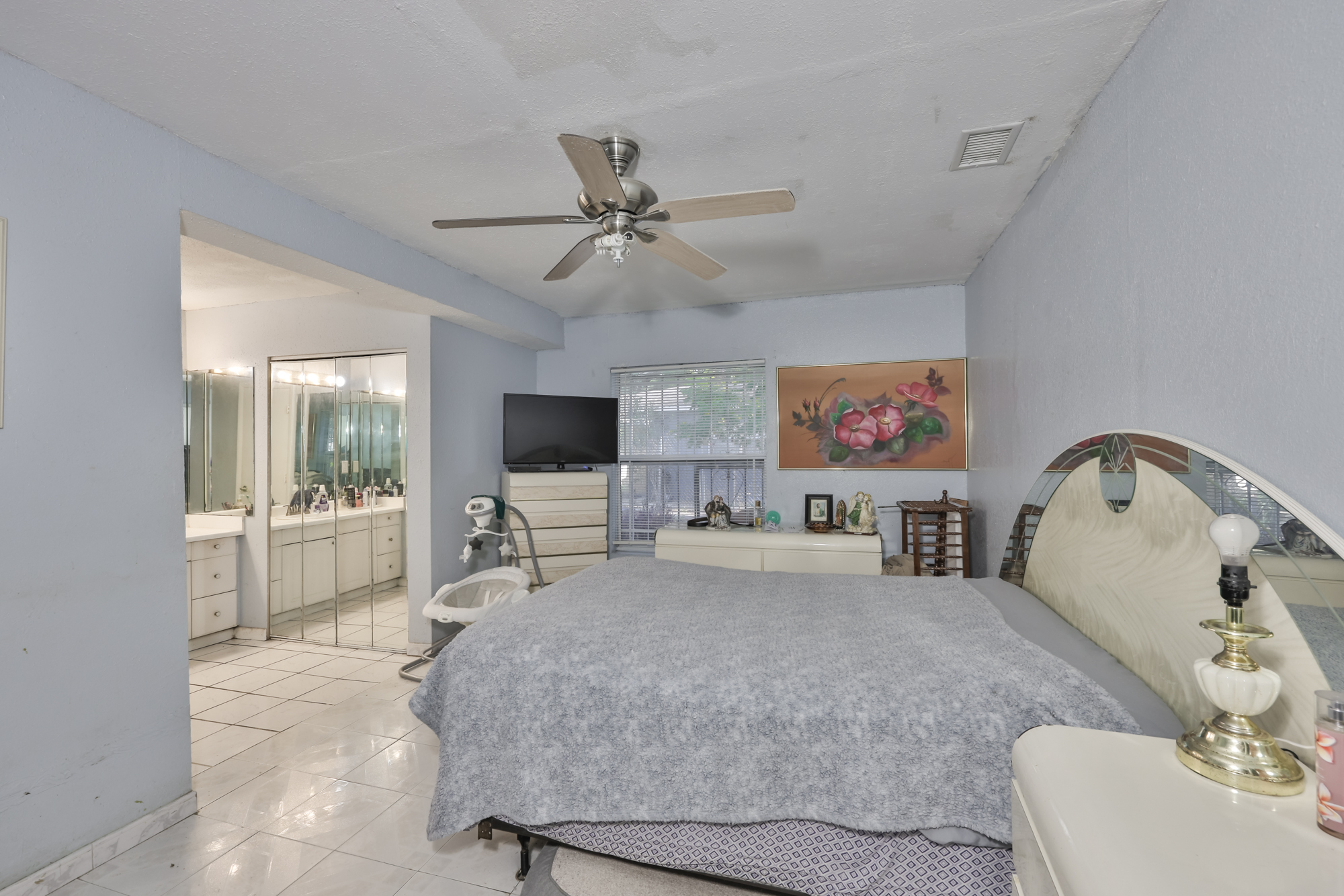 Tampa, Florida, 33603, United States, 3 Bedrooms Bedrooms, ,2 BathroomsBathrooms,Residential,For Sale,1995425