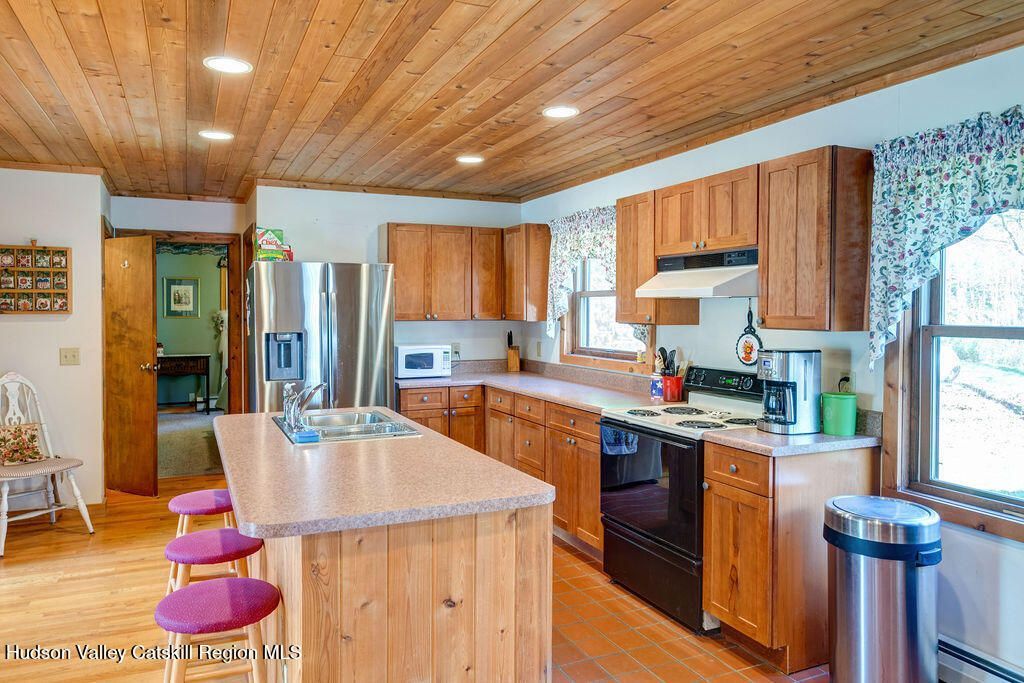 Highmount, New York, 12441, United States, 4 Bedrooms Bedrooms, ,3 BathroomsBathrooms,Residential,For Sale,1918667
