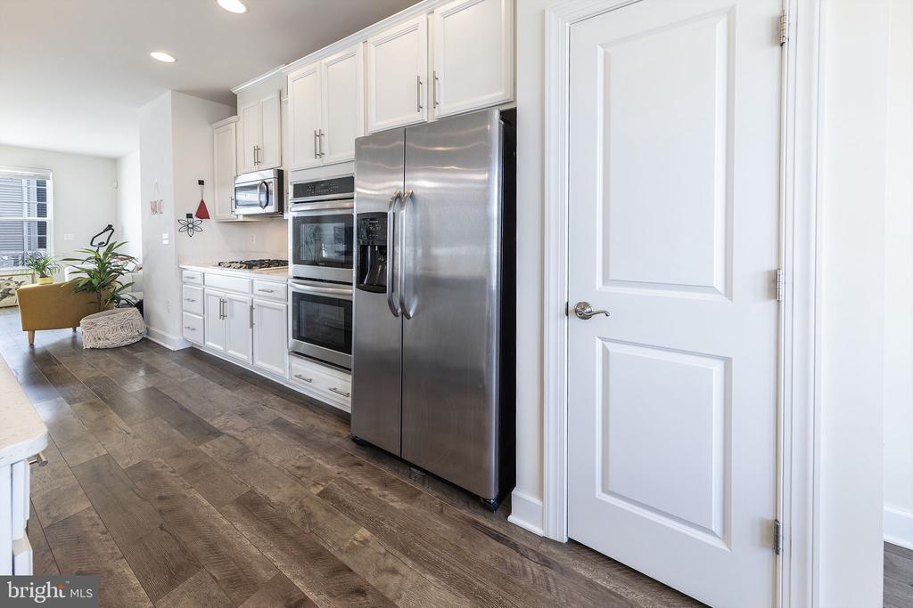 Haymarket, Virginia, 20169, United States, 3 Bedrooms Bedrooms, ,4 BathroomsBathrooms,Residential,For Sale,1904244