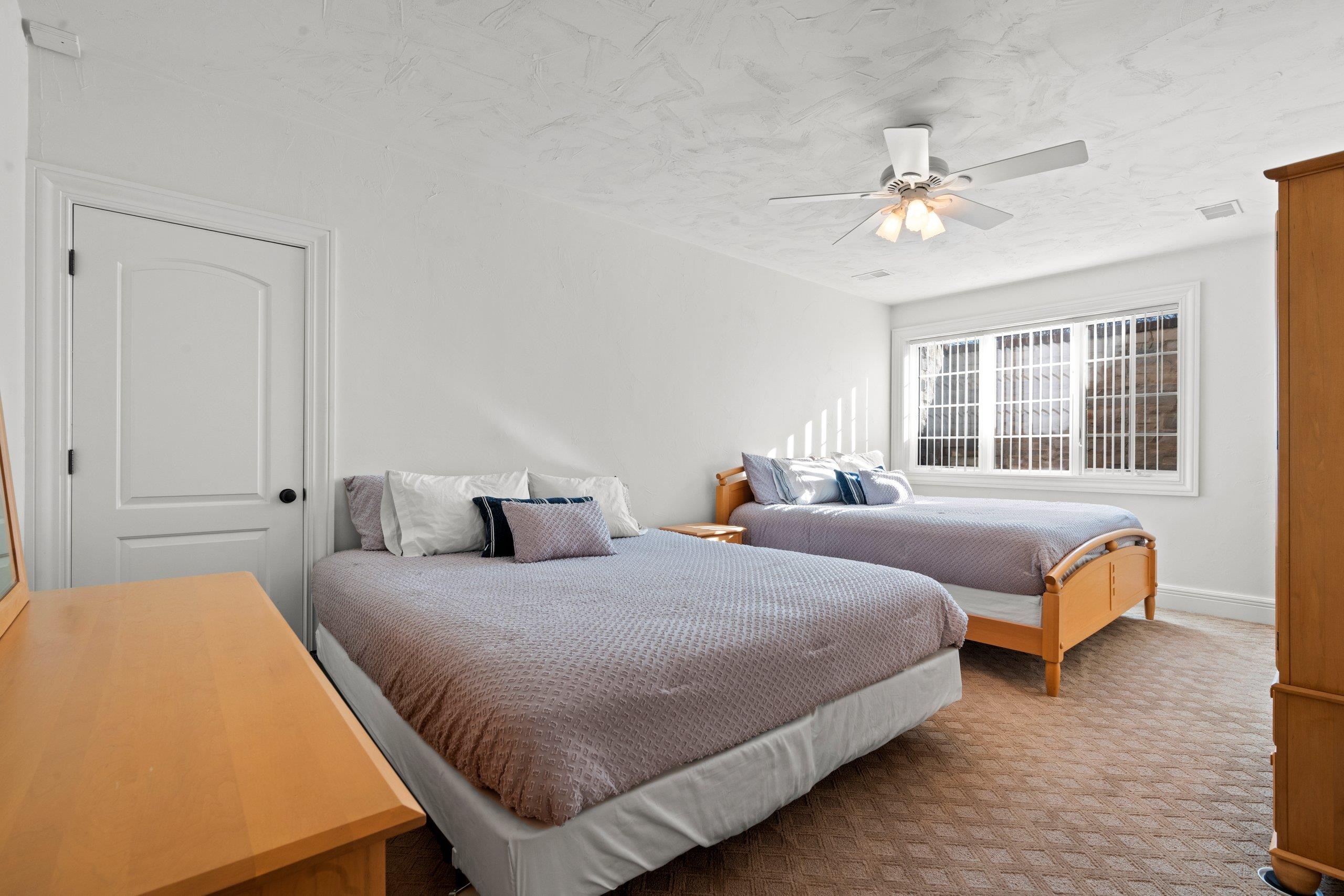 MENASHA, Wisconsin, 54952, United States, 6 Bedrooms Bedrooms, ,5 BathroomsBathrooms,Residential,For Sale,1994548