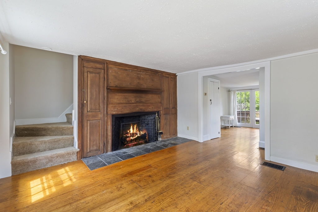 Hingham, Massachusetts, 02043, United States, 4 Bedrooms Bedrooms, ,3 BathroomsBathrooms,Residential,For Sale,1881278