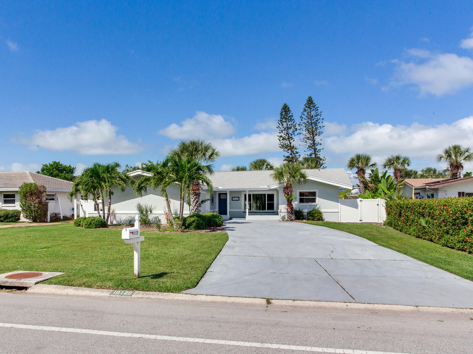 Treasure Island, Florida, 33706, United States, 3 Bedrooms Bedrooms, ,2 BathroomsBathrooms,Residential,For Sale,1981949