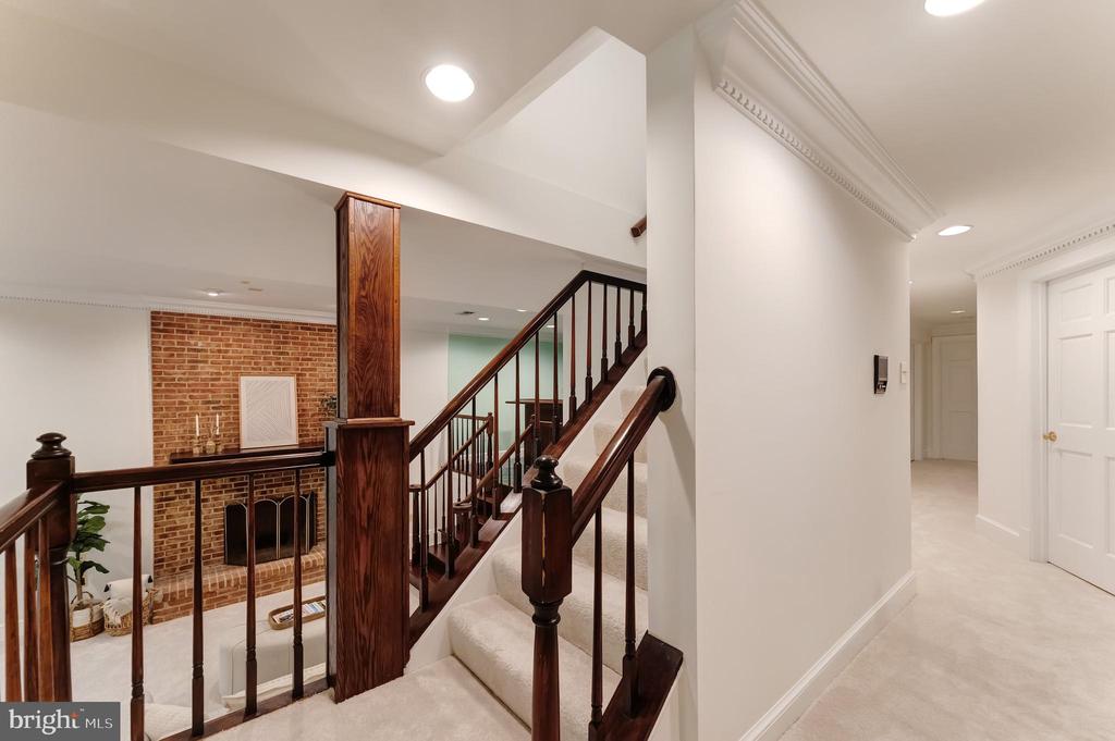 Great Falls, Virginia, 22066, United States, 5 Bedrooms Bedrooms, ,5 BathroomsBathrooms,Residential,For Sale,1900616