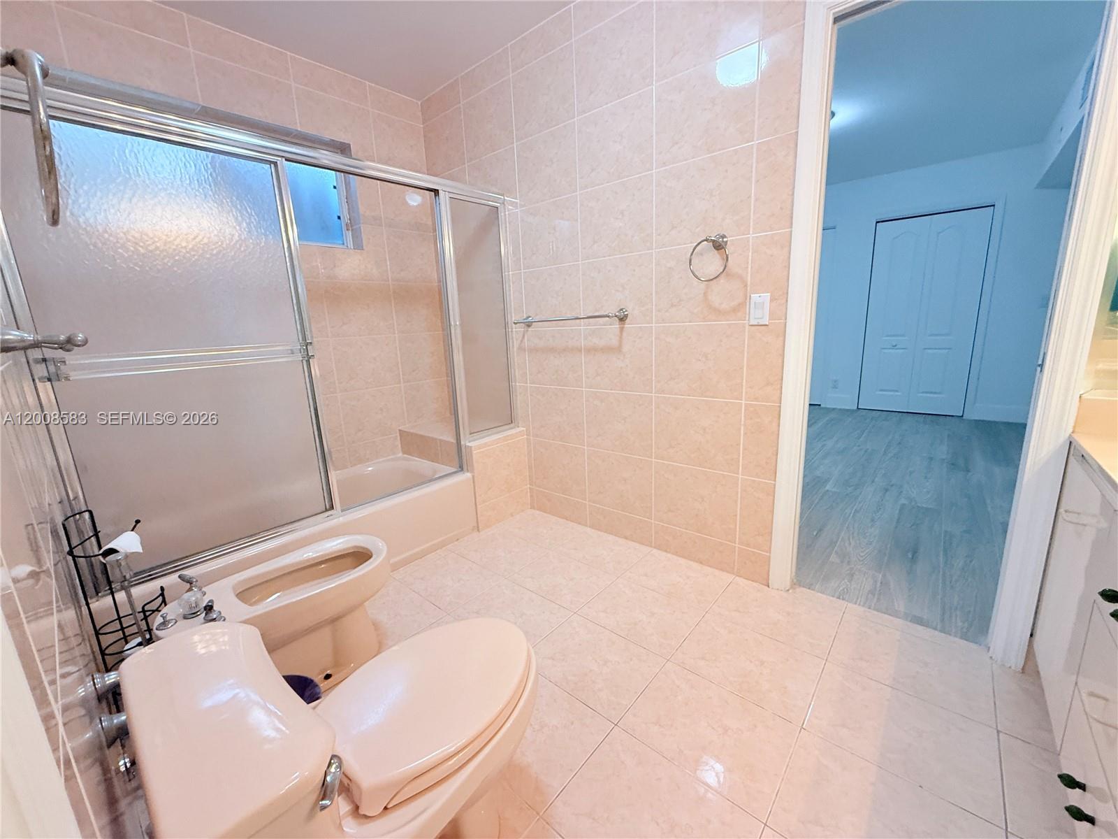 Miami, Florida, 33175, United States, 5 Bedrooms Bedrooms, ,3 BathroomsBathrooms,Residential,For Sale,2040426