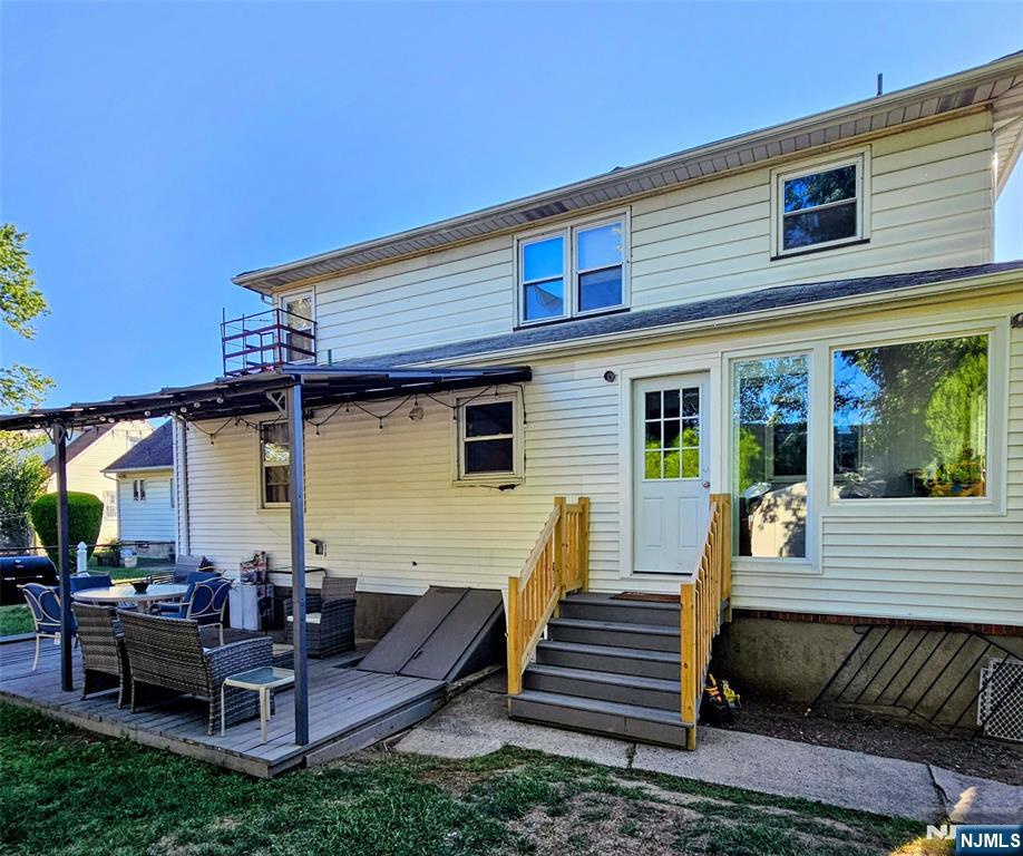 Clifton, New Jersey, 07012, United States, 6 Bedrooms Bedrooms, ,4 BathroomsBathrooms,Residential,For Sale,1984082