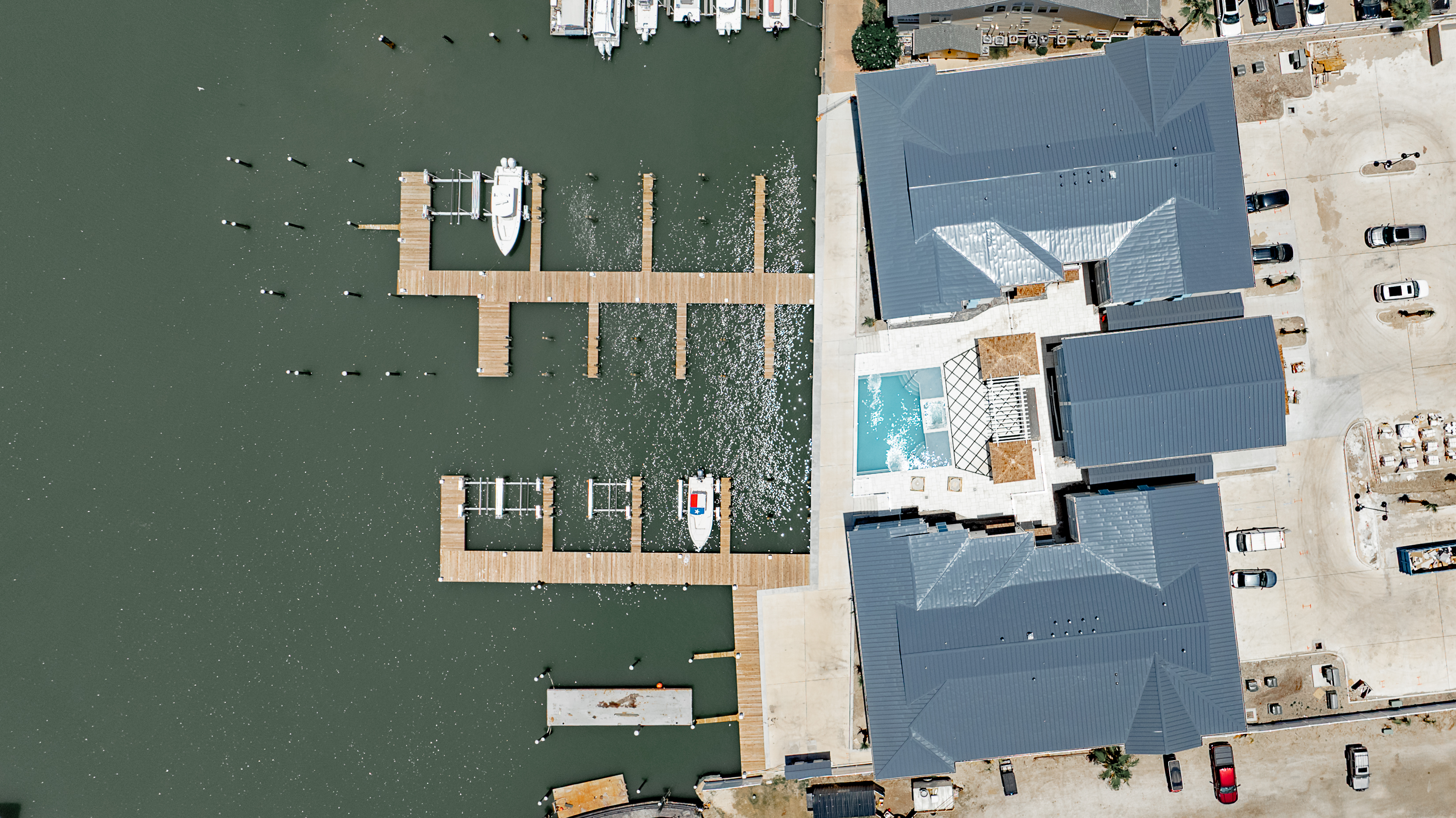  Coastal Luxury with Unmatched Water Views - 物件實景