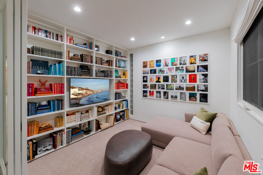 Malibu, California, 90265, United States, 4 Bedrooms Bedrooms, ,6 BathroomsBathrooms,Residential,For Sale,1912115