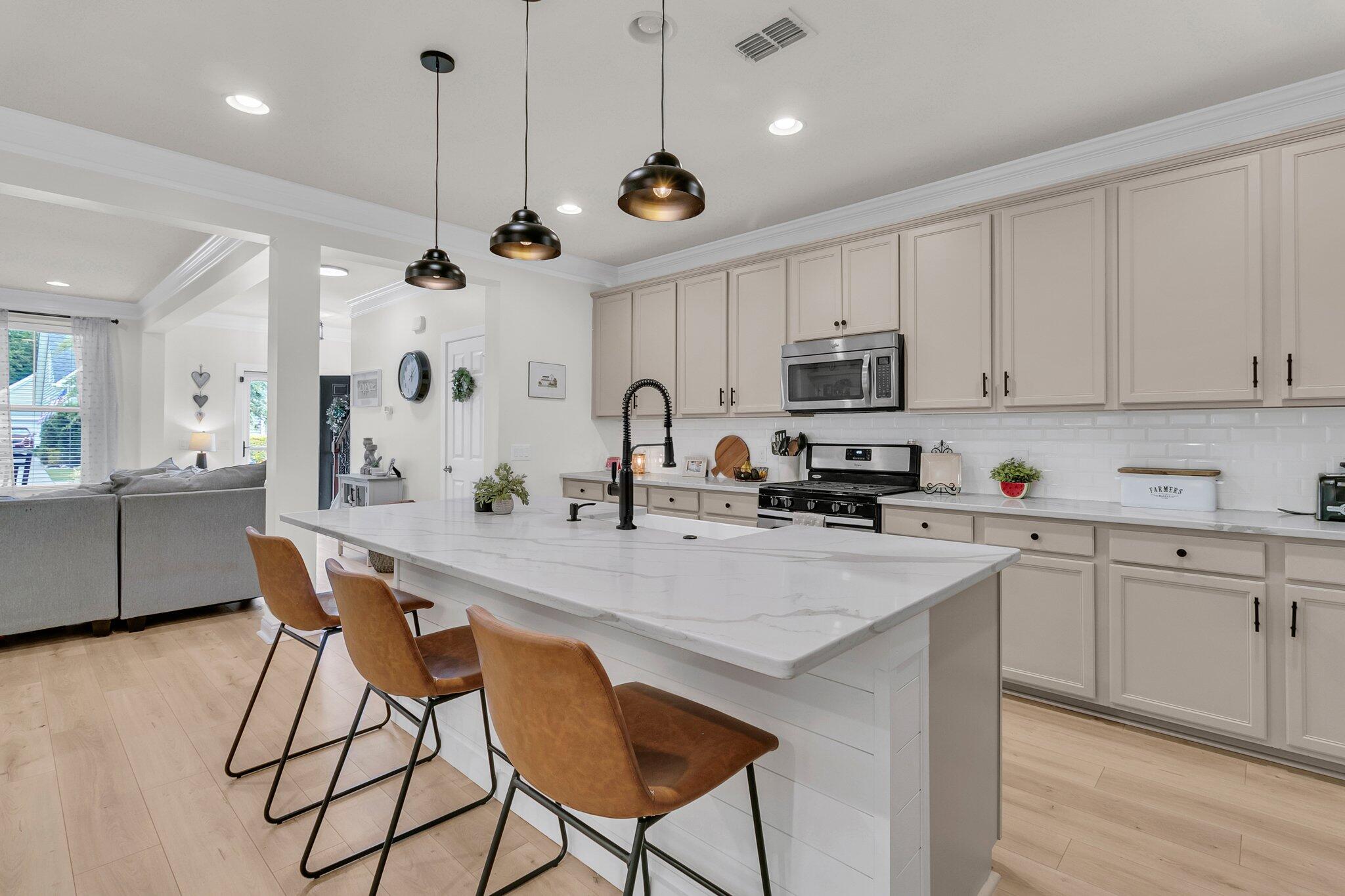 Charleston, South Carolina, 29414, United States, 4 Bedrooms Bedrooms, ,3 BathroomsBathrooms,Residential,For Sale,1979089