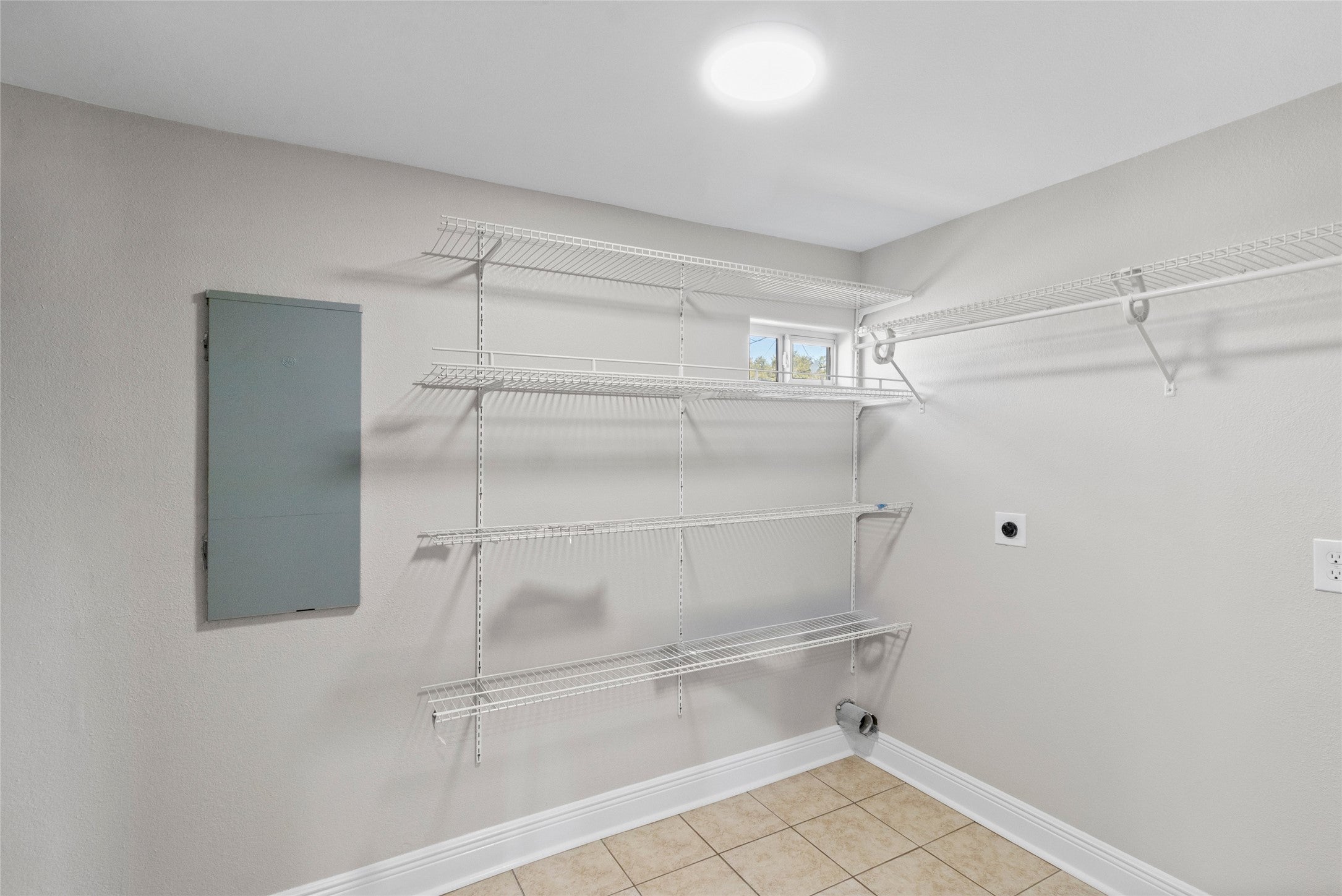 Liverpool, Texas, 77577, United States, 3 Bedrooms Bedrooms, ,2 BathroomsBathrooms,Residential,For Sale,2008192