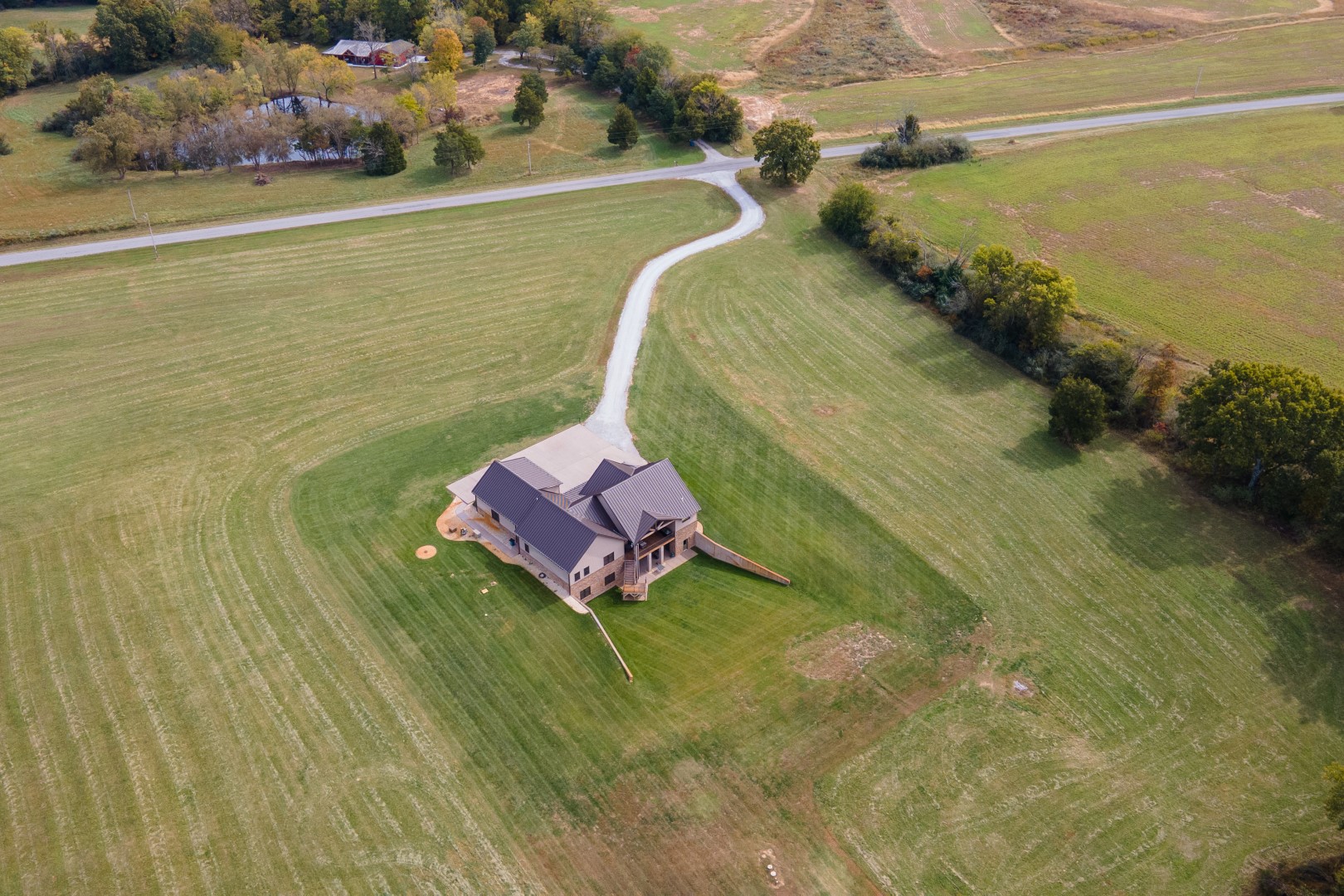 Carbondale, Illinois, 62902, United States, 3 Bedrooms Bedrooms, ,8 BathroomsBathrooms,Residential,For Sale,1986074