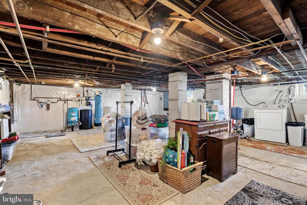 Allentown, New Jersey, 08501, United States, 4 Bedrooms Bedrooms, ,3 BathroomsBathrooms,Residential,For Sale,1998069