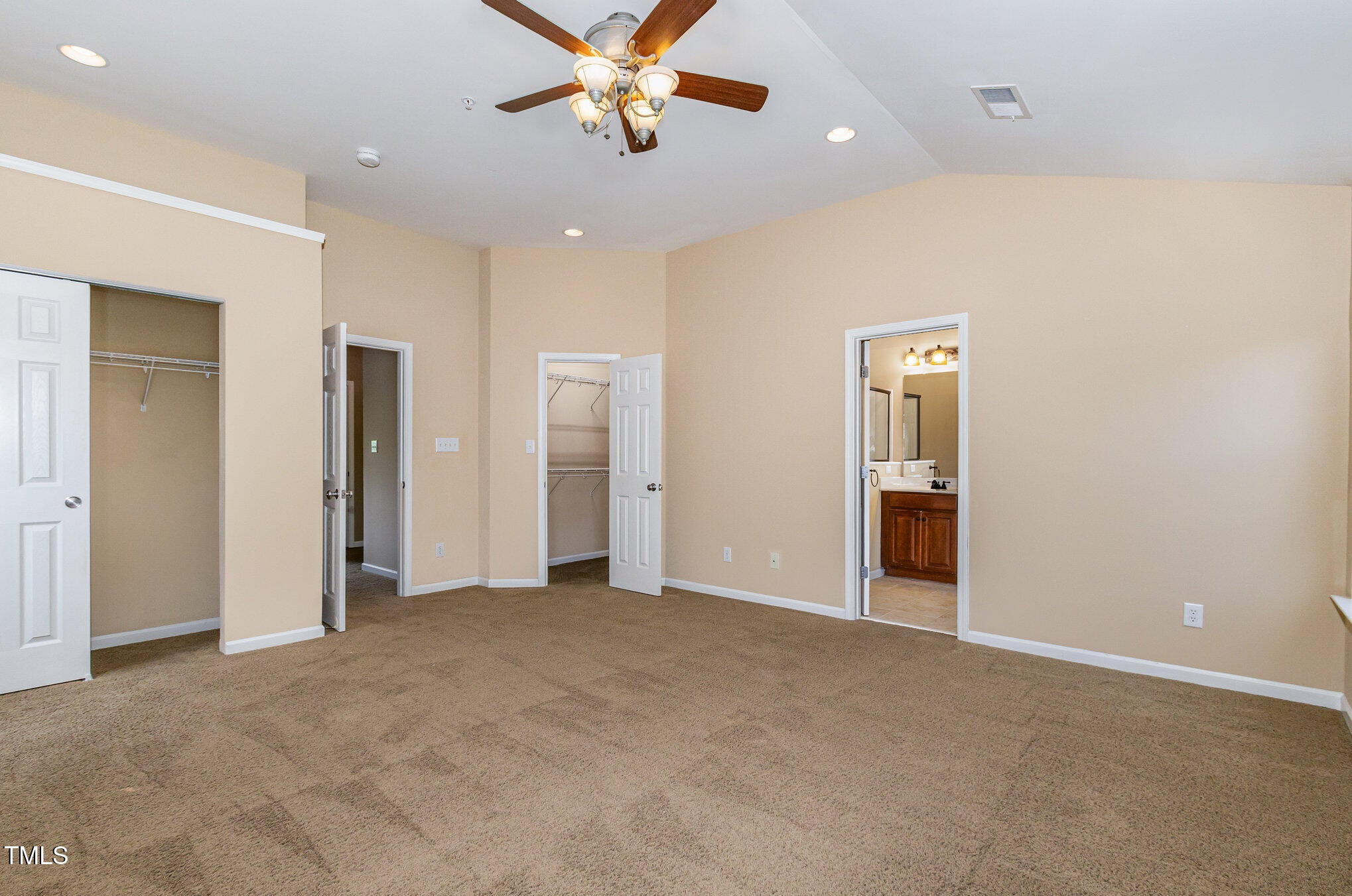 Chapel Hill, North Carolina, 27516, United States, 3 Bedrooms Bedrooms, ,4 BathroomsBathrooms,Residential,For Sale,1906993