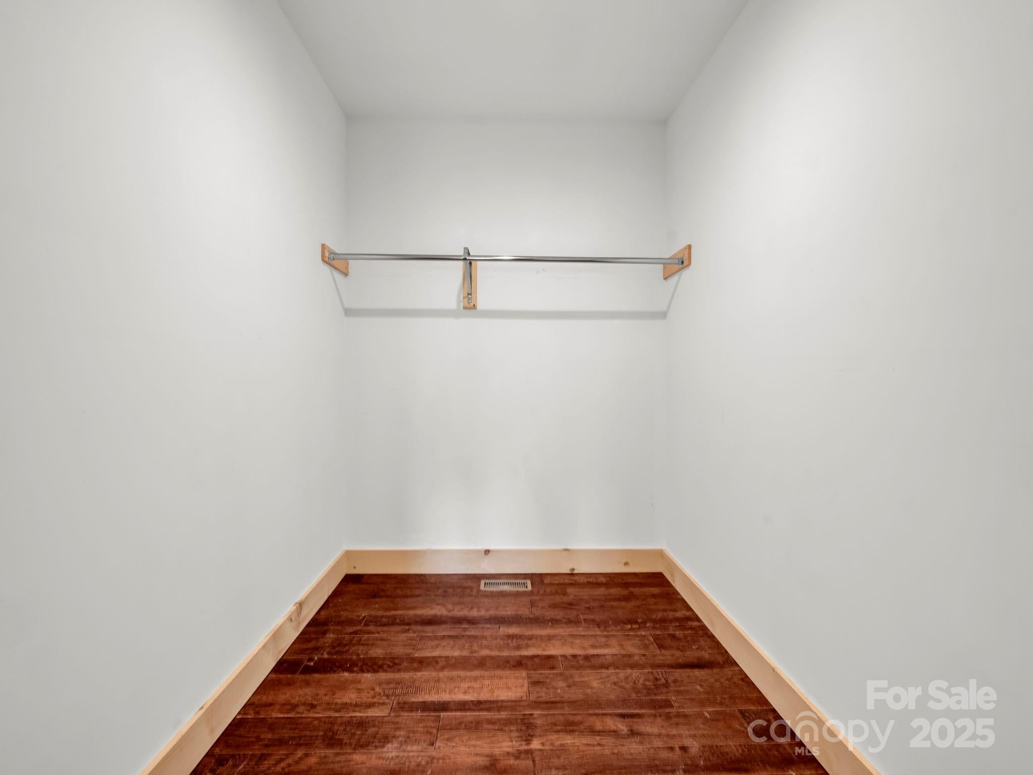 Saluda, North Carolina, 28773, United States, 3 Bedrooms Bedrooms, ,2 BathroomsBathrooms,Residential,For Sale,1978569