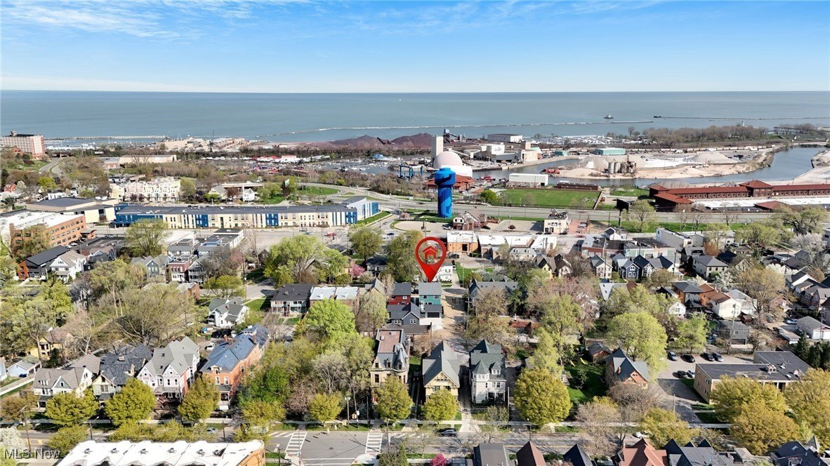 Cleveland, Ohio, 44113, United States, 3 Bedrooms Bedrooms, ,3 BathroomsBathrooms,Residential,For Sale,1899757
