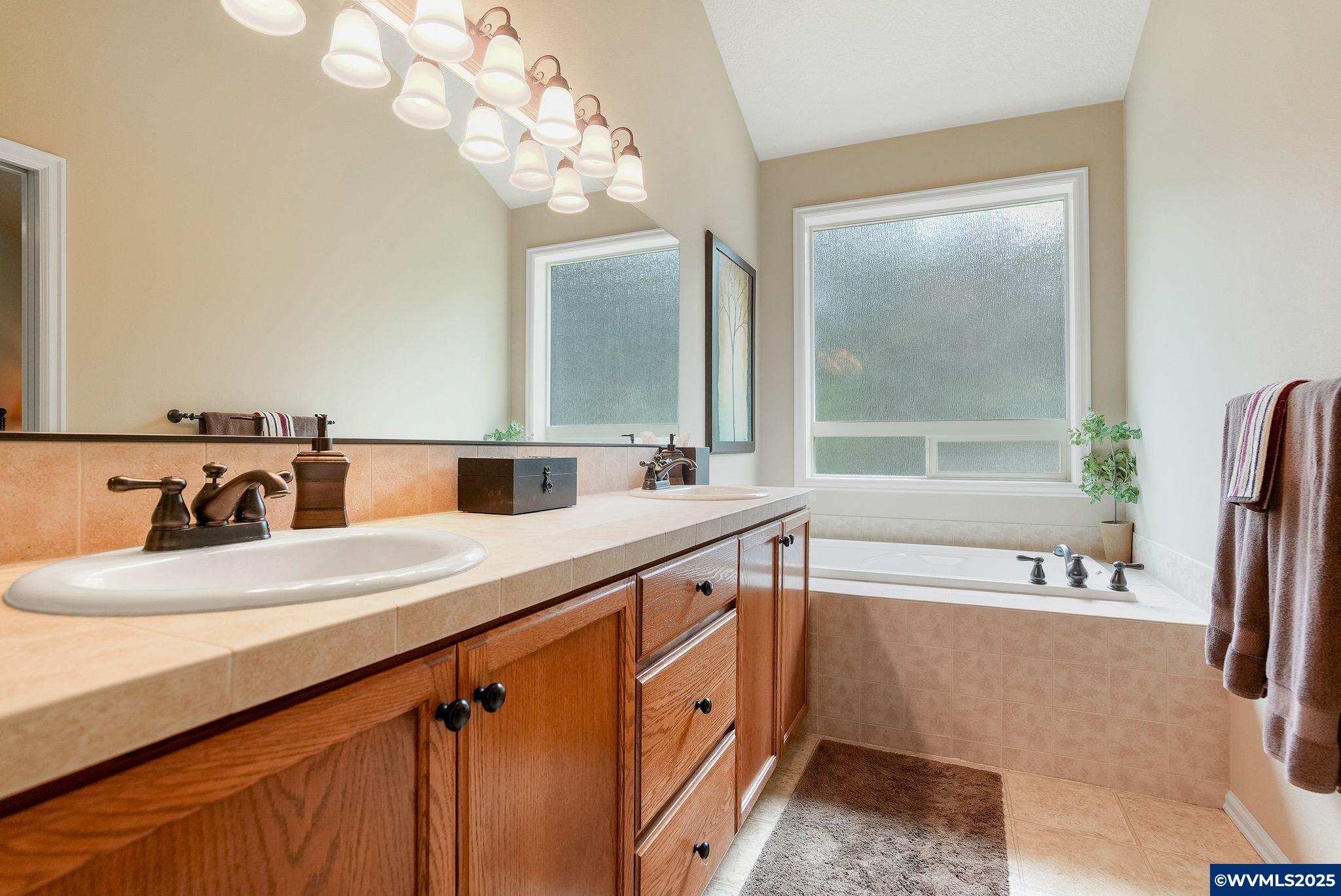 Albany, Oregon, 97321, United States, 4 Bedrooms Bedrooms, ,3 BathroomsBathrooms,Residential,For Sale,1961603