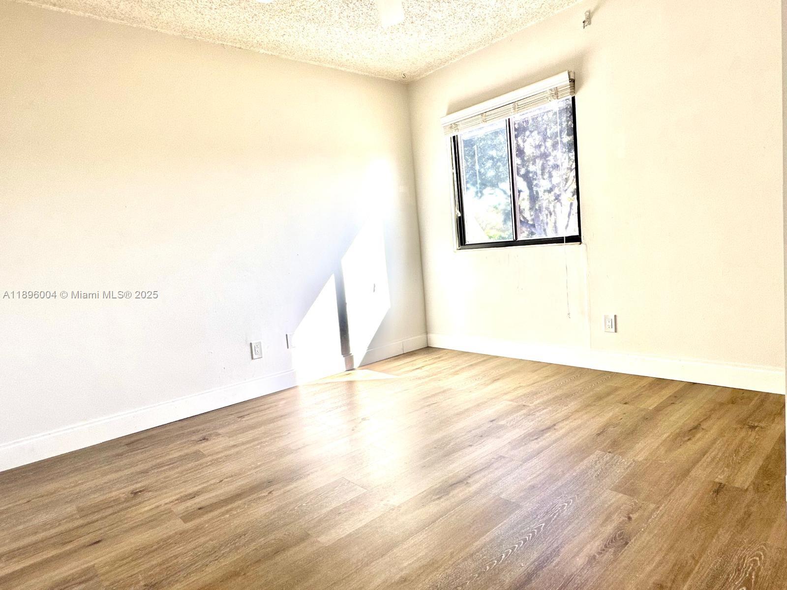 Miami, Florida, 33196, United States, 3 Bedrooms Bedrooms, ,3 BathroomsBathrooms,Residential,For Sale,1965722