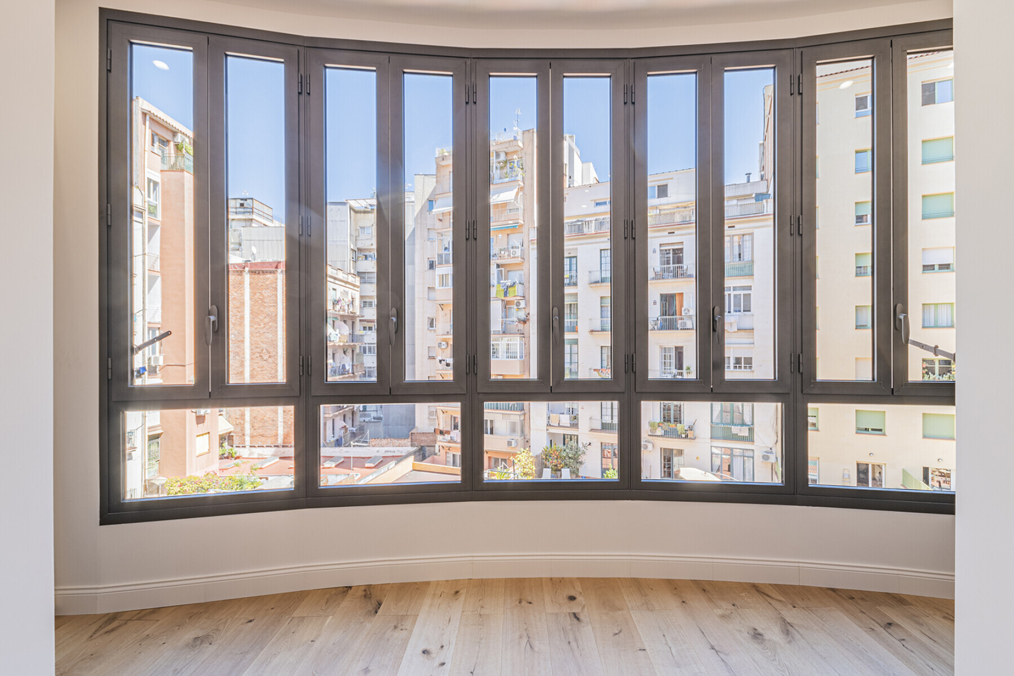  Exclusive brand new home in a regal estate on Mallorca Street - 物件實景