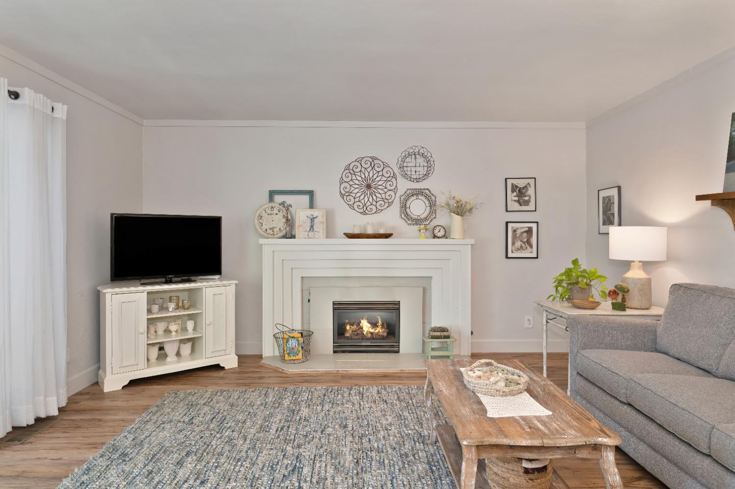 Sacramento, California, 95819, United States, 3 Bedrooms Bedrooms, ,2 BathroomsBathrooms,Residential,For Sale,1987598