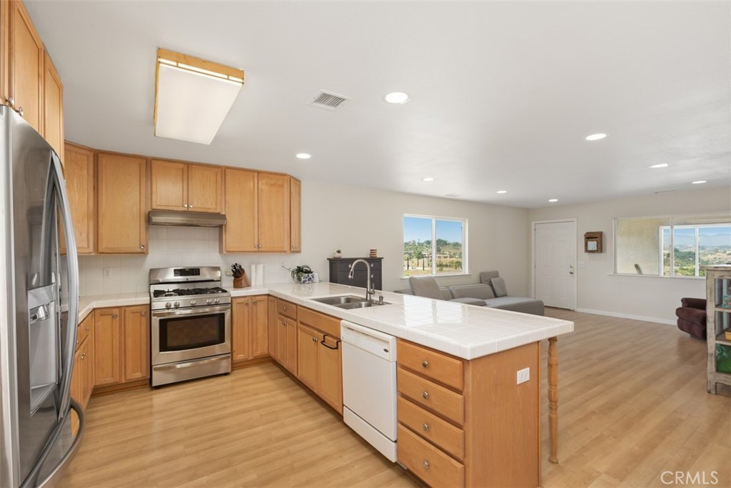 Temecula, California, 92590, United States, 4 Bedrooms Bedrooms, ,4 BathroomsBathrooms,Residential,For Sale,1980718