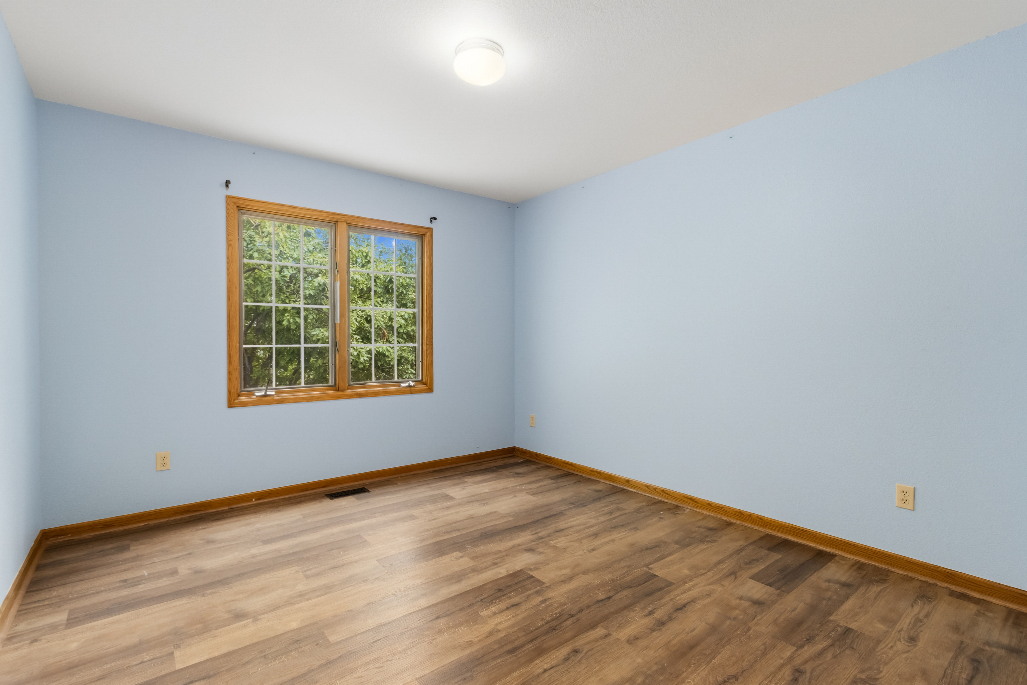  Beautifully Maintained Home in the Tree-Lined Oakridge Neighborhood - 物件實景