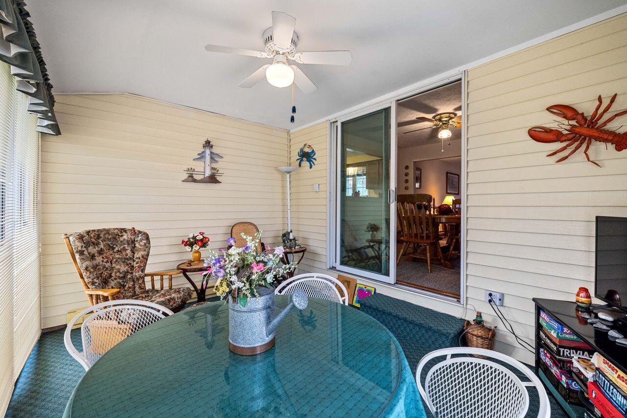 Kennebunk, Maine, 04043, United States, 4 Bedrooms Bedrooms, ,3 BathroomsBathrooms,Residential,For Sale,1989009