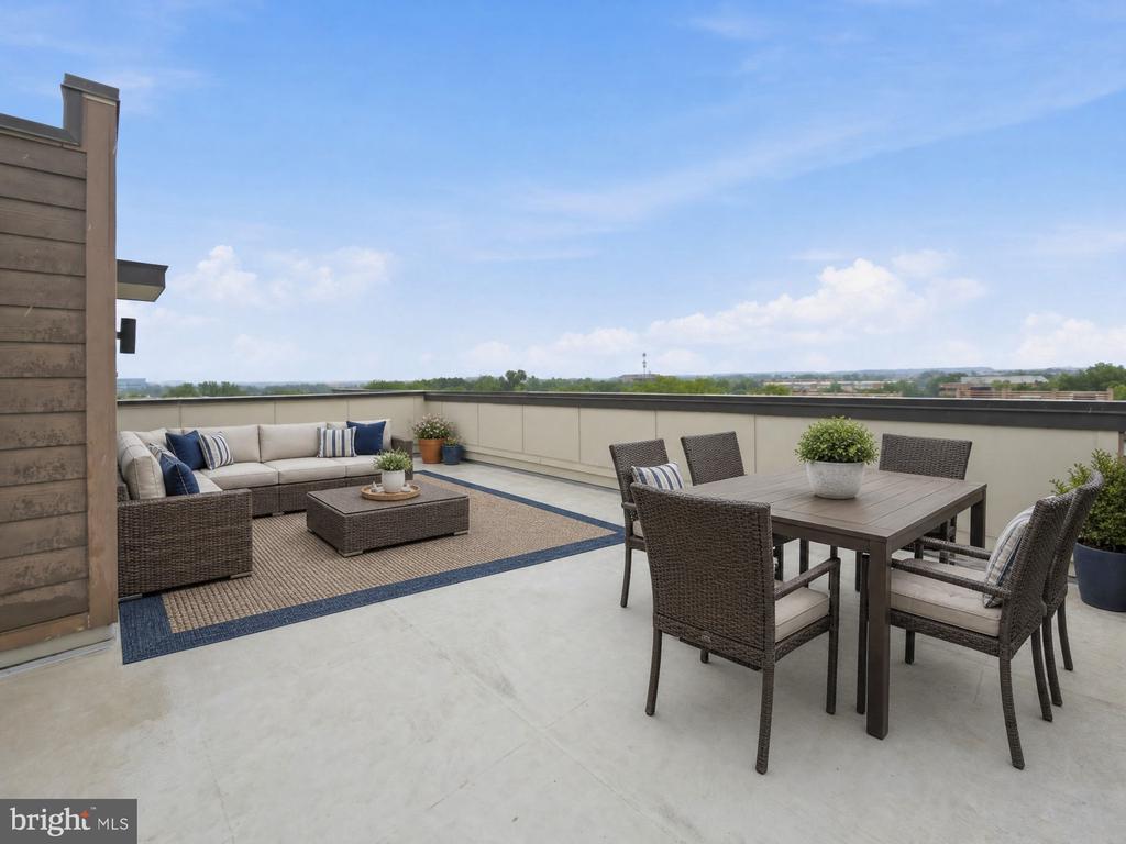 Chantilly, Virginia, 20151, United States, 3 Bedrooms Bedrooms, ,3 BathroomsBathrooms,Residential,For Sale,2048554